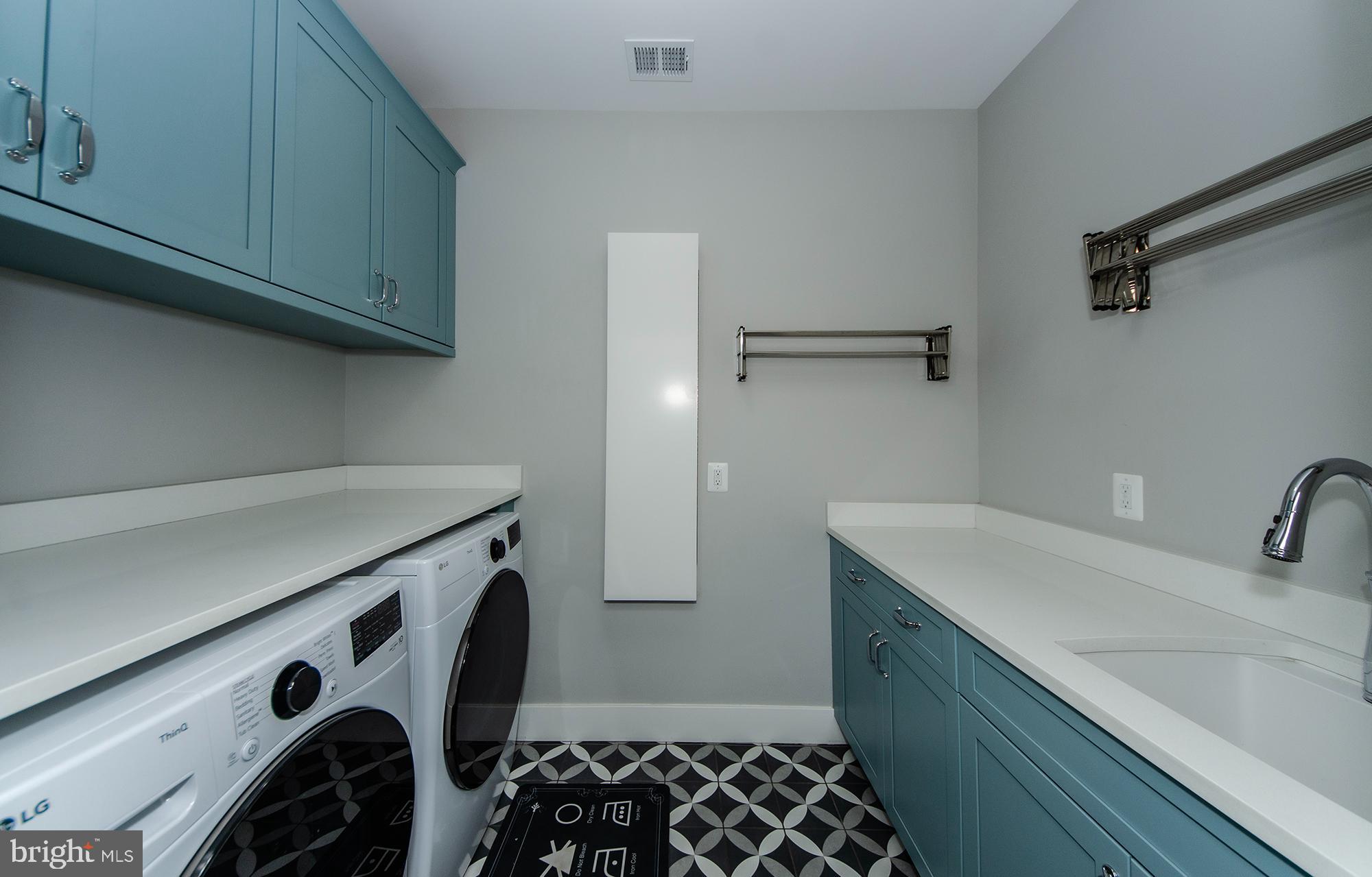 OVER LEE KNOLLS - Residential