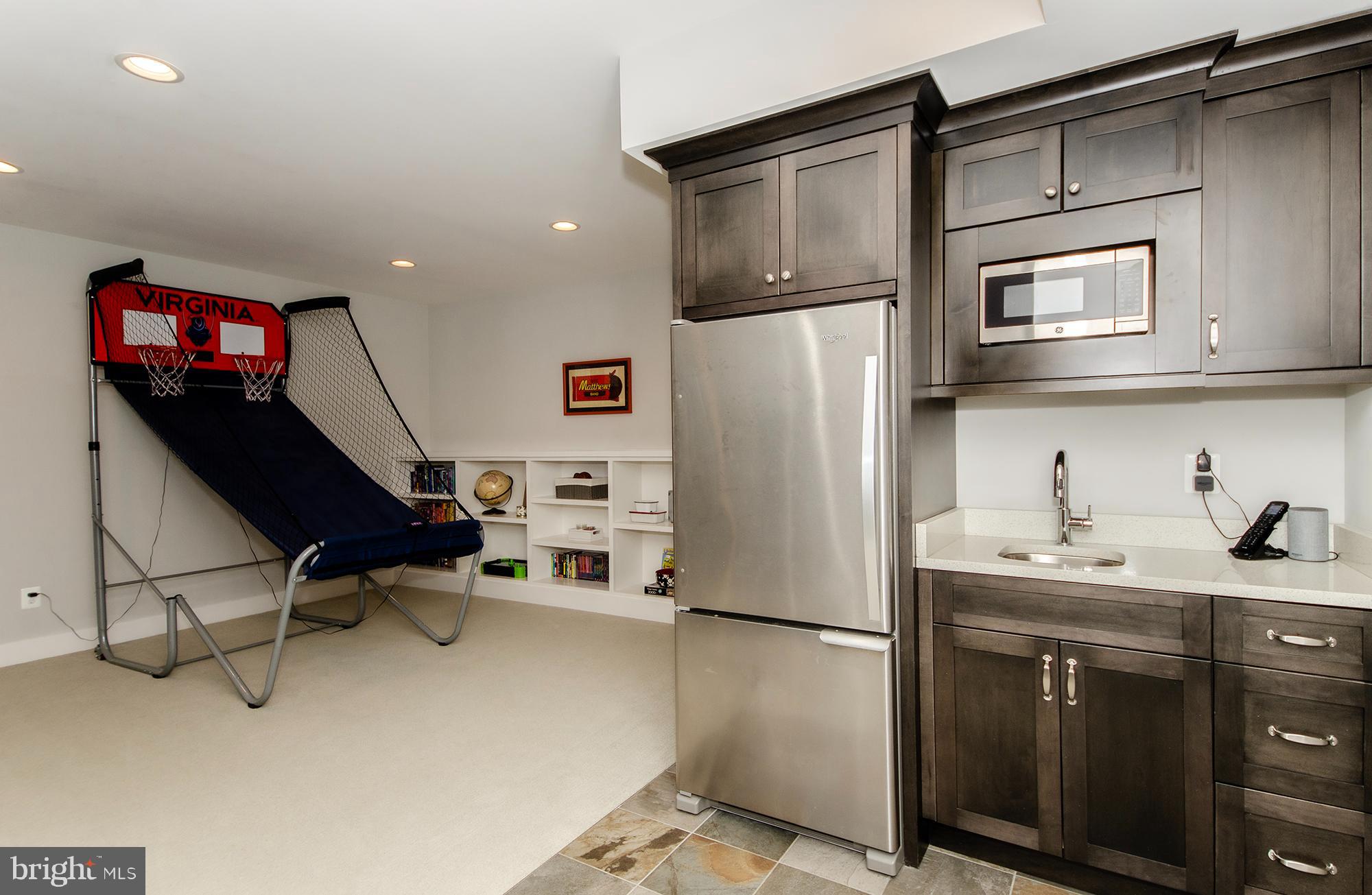 OVER LEE KNOLLS - Residential