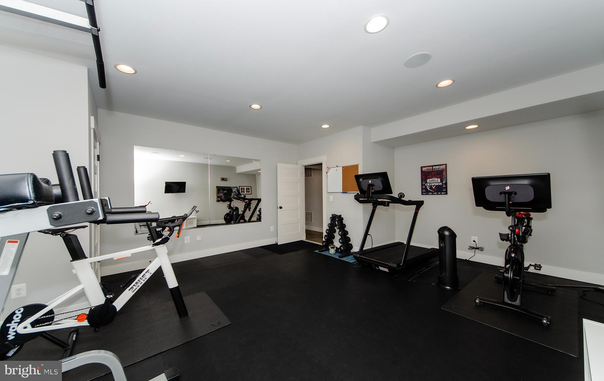 OVER LEE KNOLLS - Residential