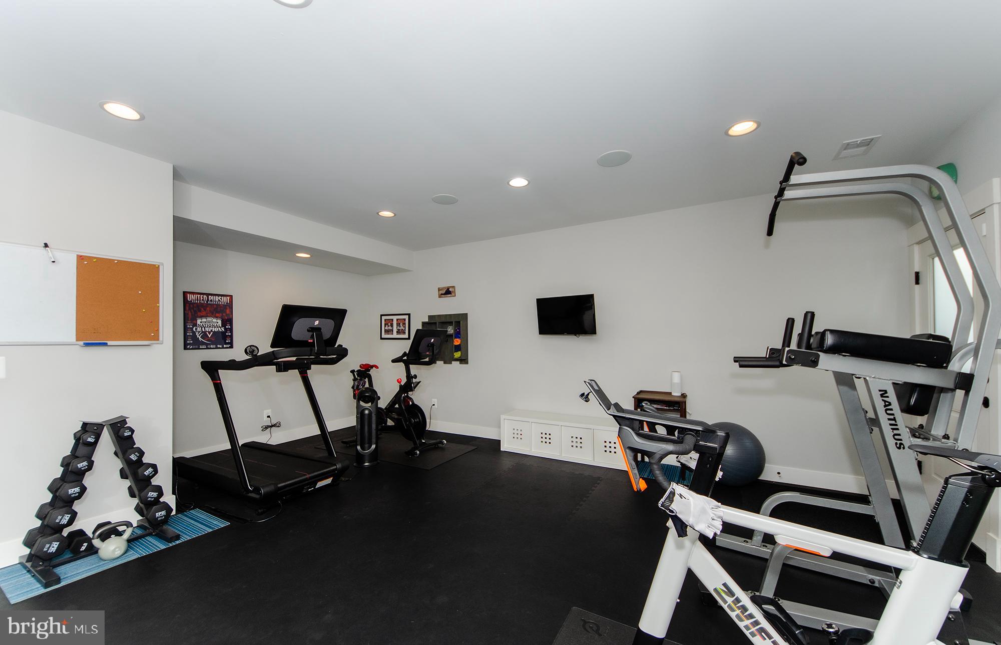 OVER LEE KNOLLS - Residential