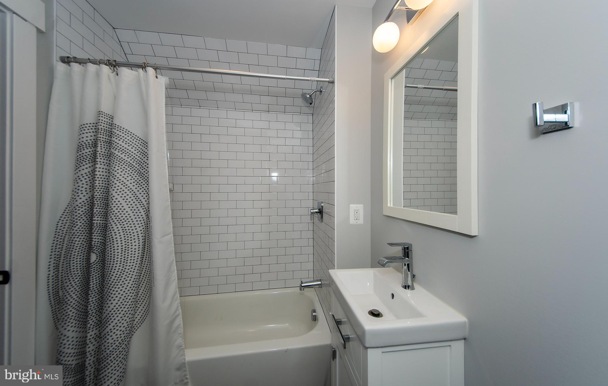 OVER LEE KNOLLS - Residential