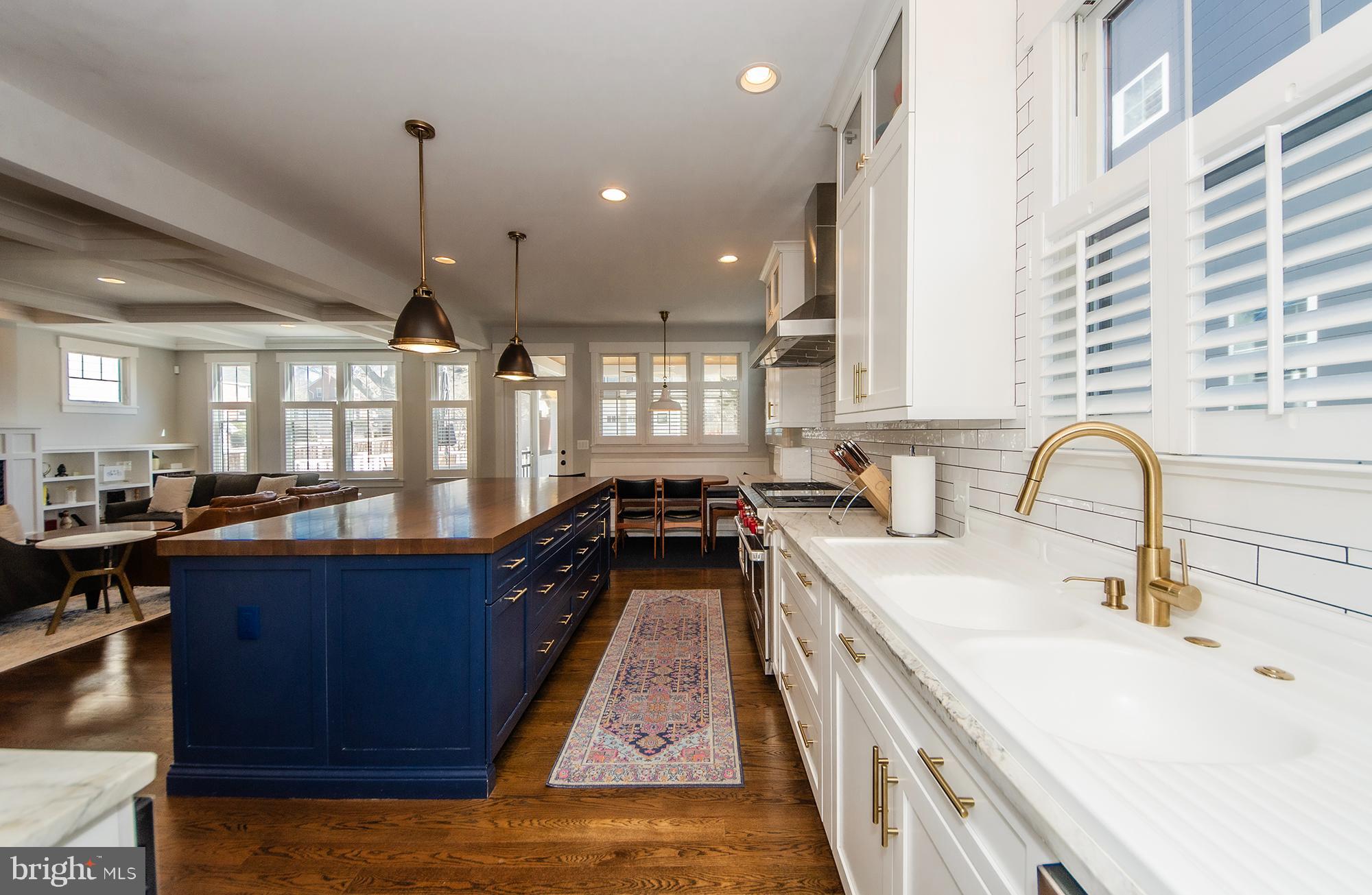 OVER LEE KNOLLS - Residential