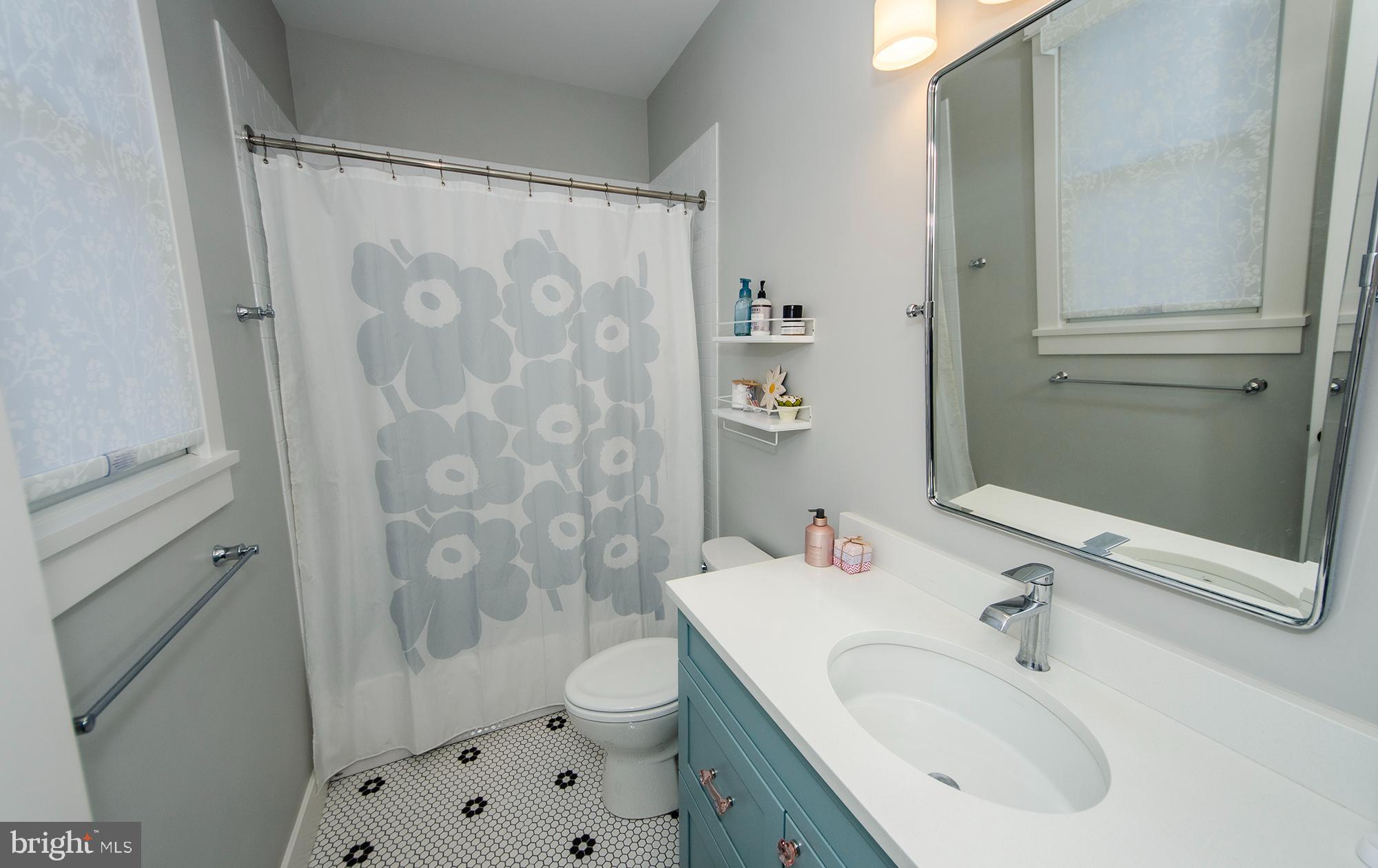 OVER LEE KNOLLS - Residential