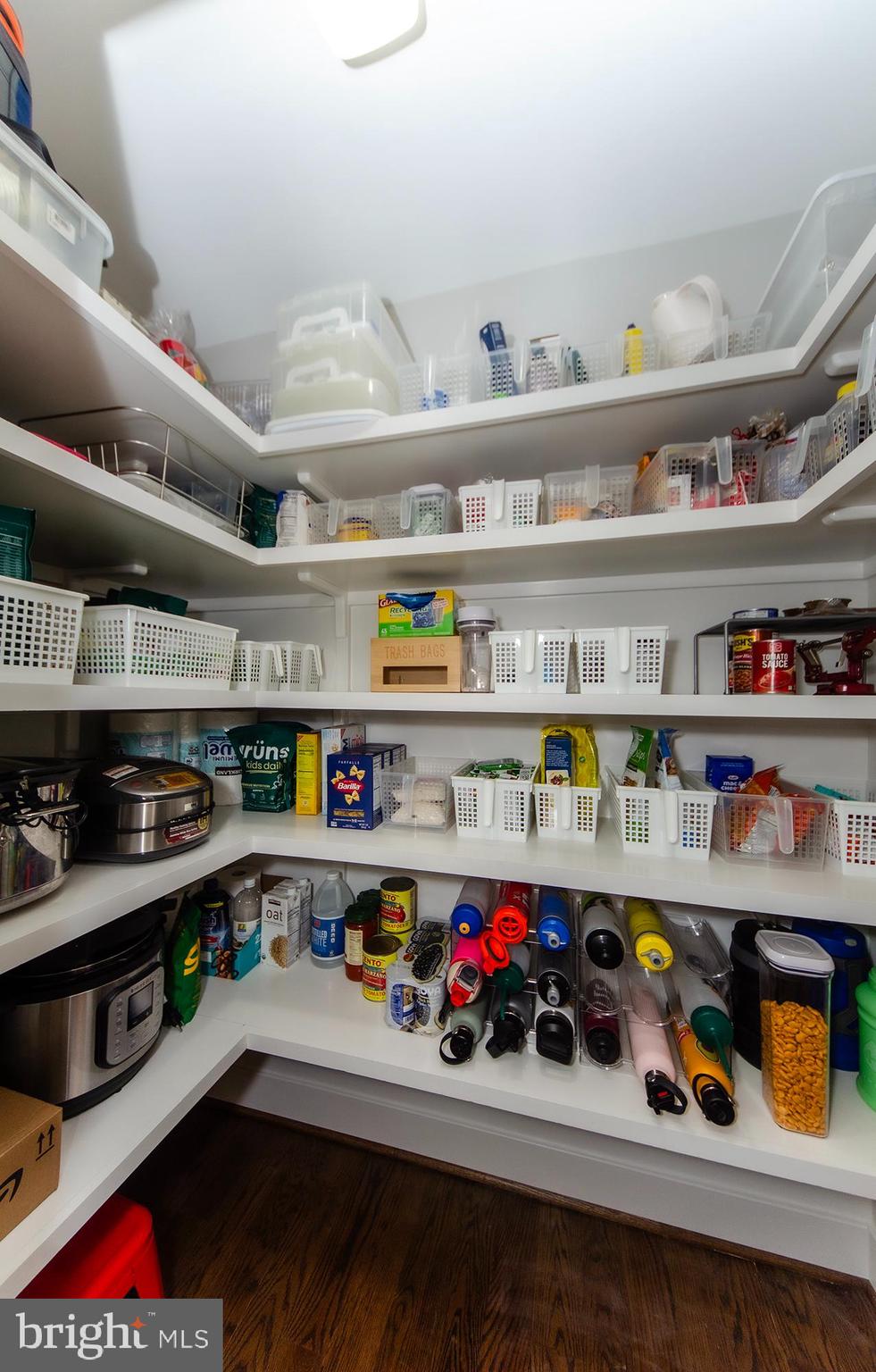 OVER LEE KNOLLS - Residential