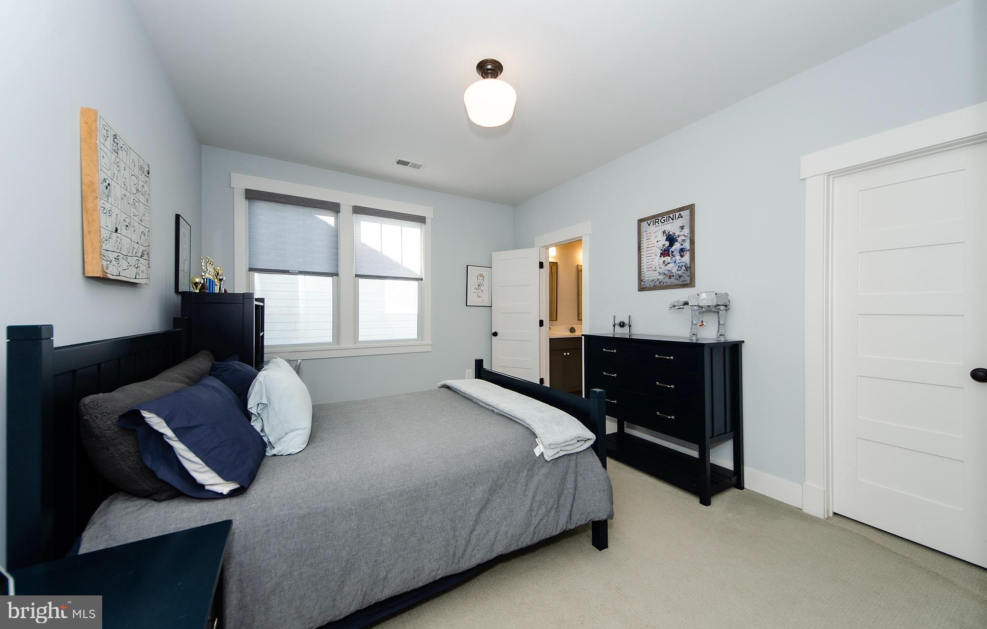 OVER LEE KNOLLS - Residential