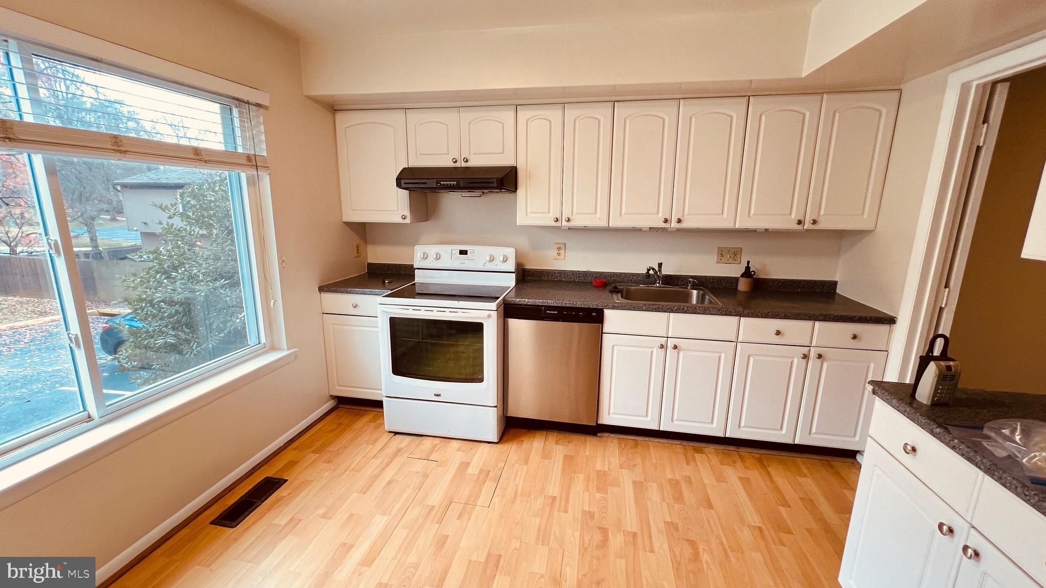 7853 MUIRFIELD COURT