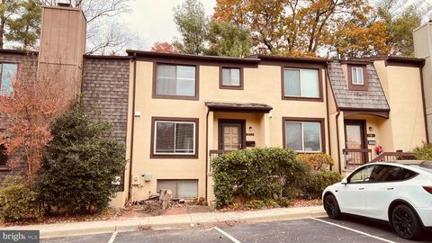Photo of 7853 Muirfield Court, POTOMAC, MD 20854 (MLS # MDMC2201980)