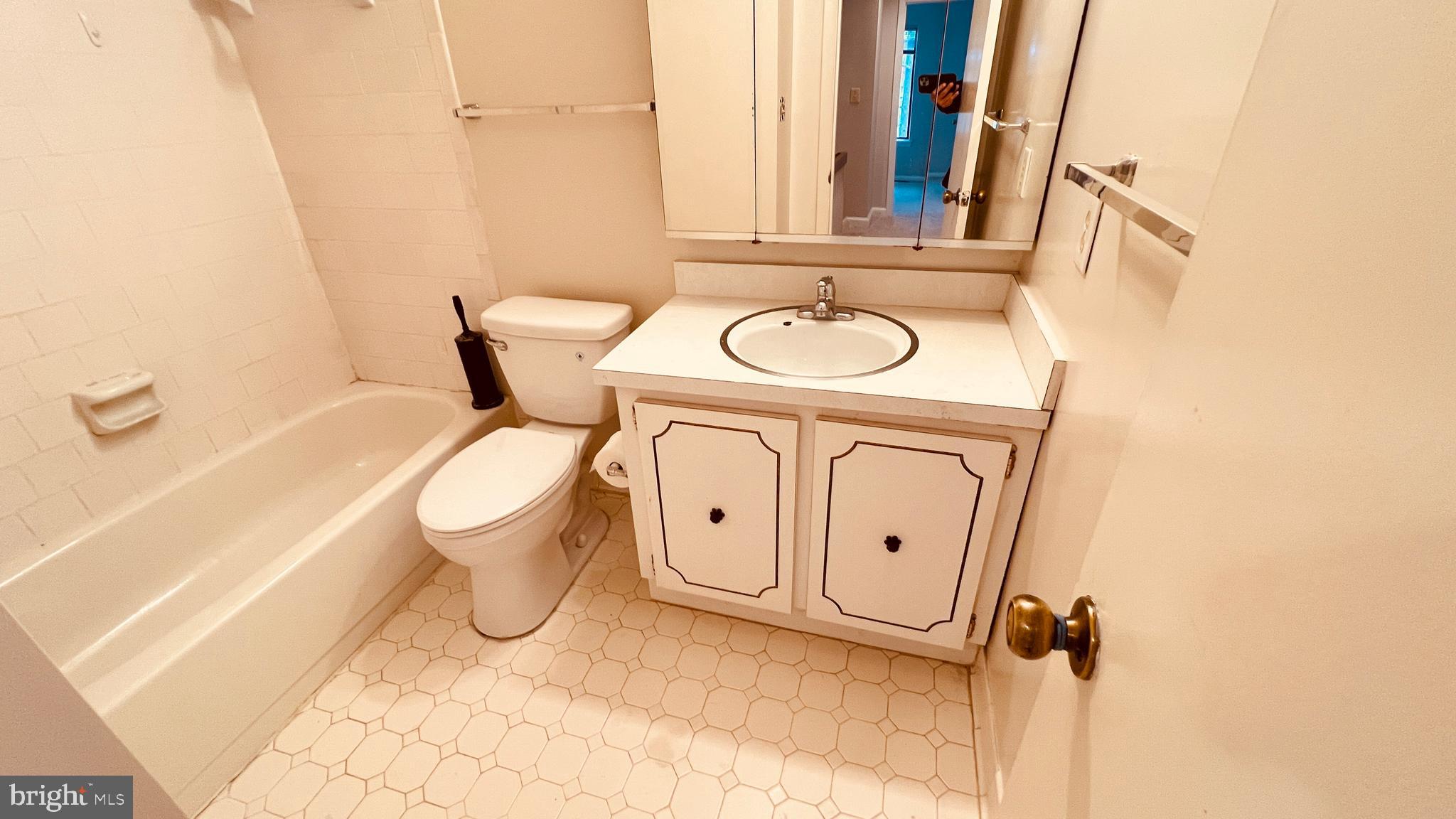 INVERNESS NORTH - Residential Lease