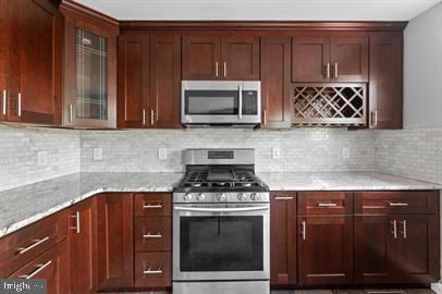 MELWOOD PARK - Residential Lease