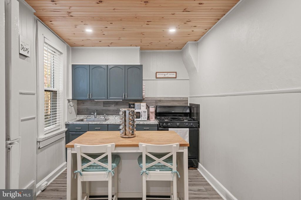 Photo of 629 Fremont Street, Lancaster, PA 17603 (MLS # PALA2043356)