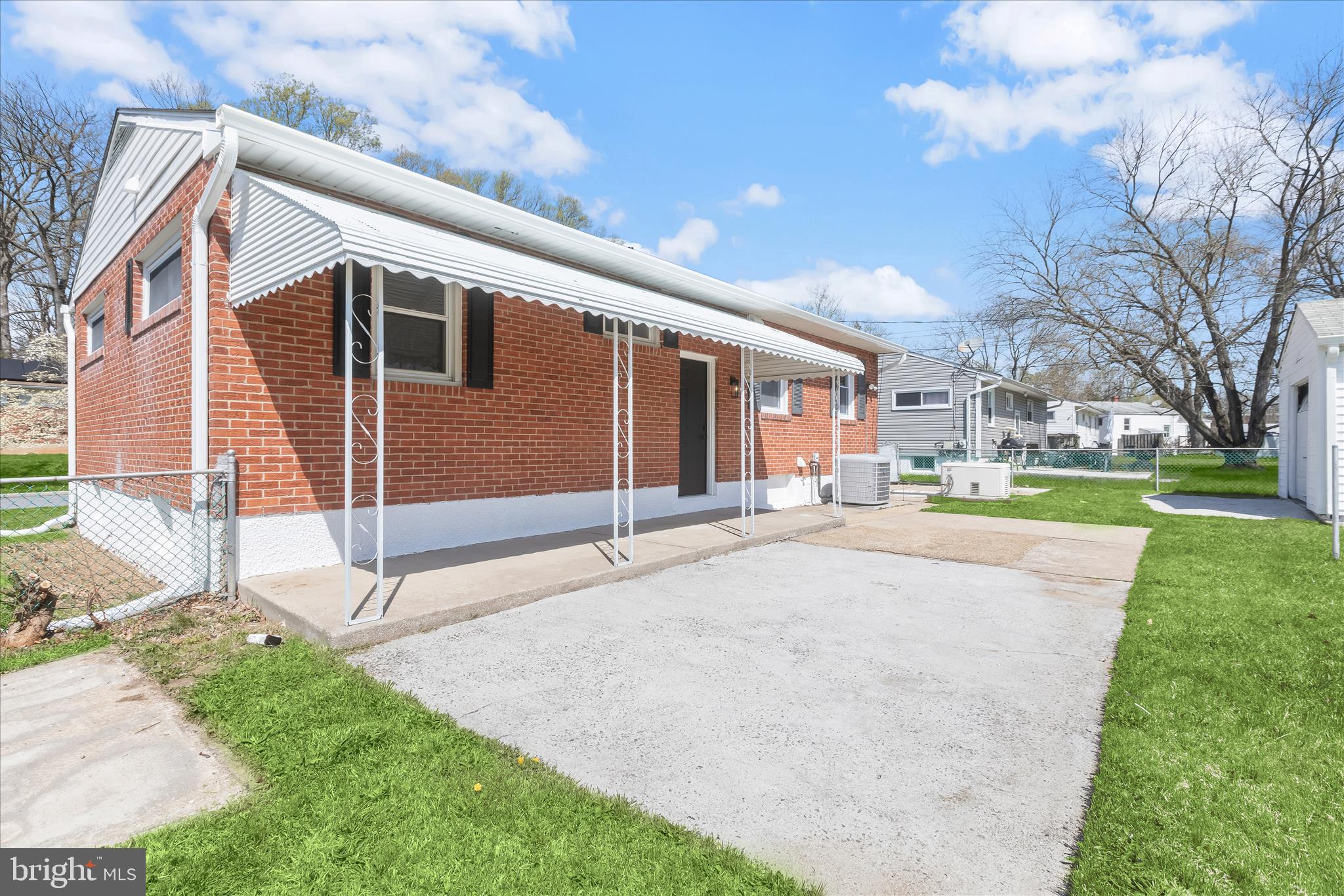 CAMPFIELD GARDENS - Residential