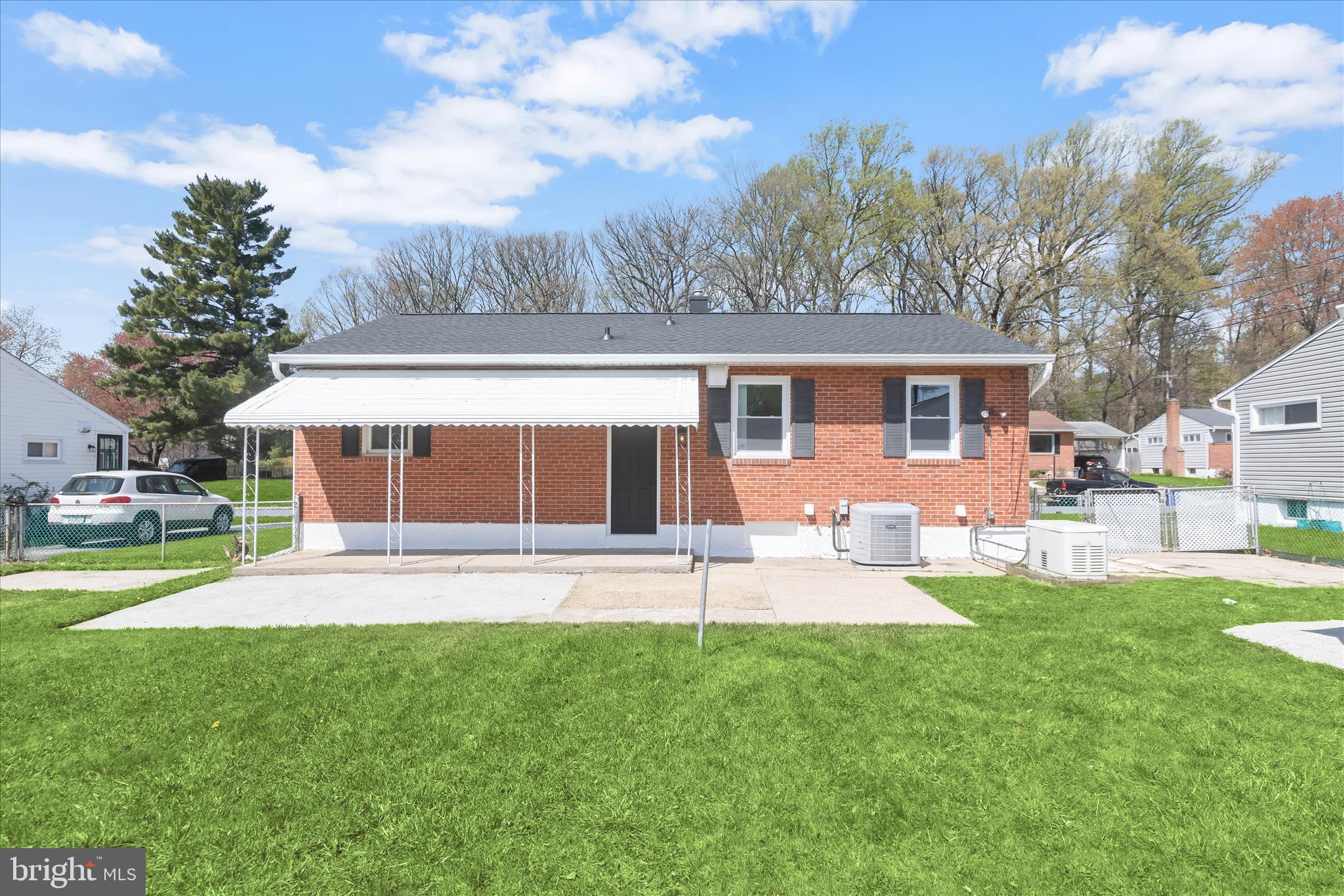 CAMPFIELD GARDENS - Residential