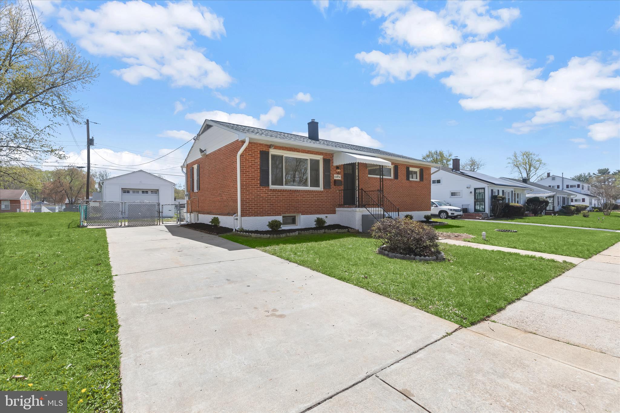 CAMPFIELD GARDENS - Residential