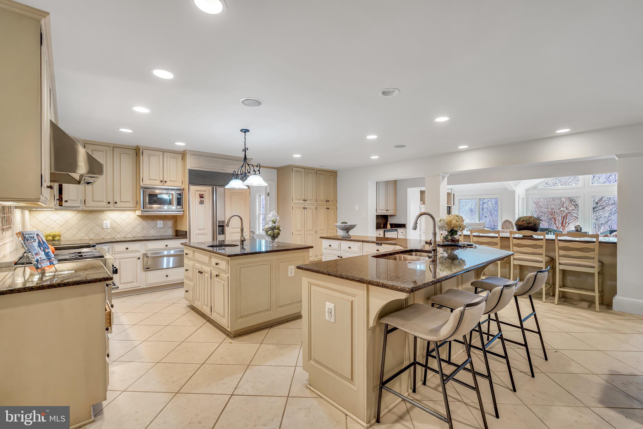12212 DREWS COURT