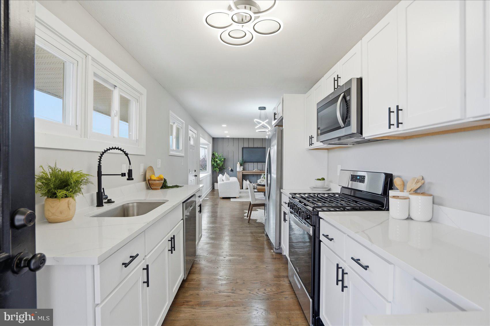 ABERDEEN HILLS - Residential