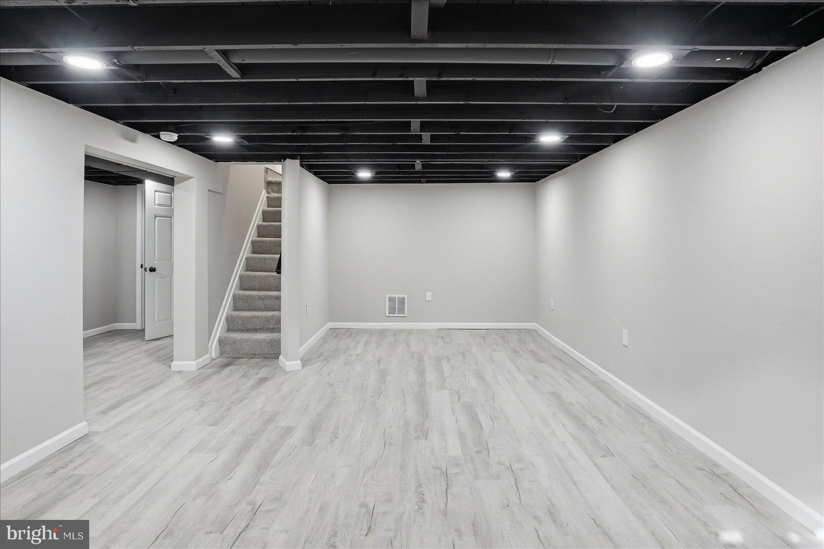 ABERDEEN HILLS - Residential