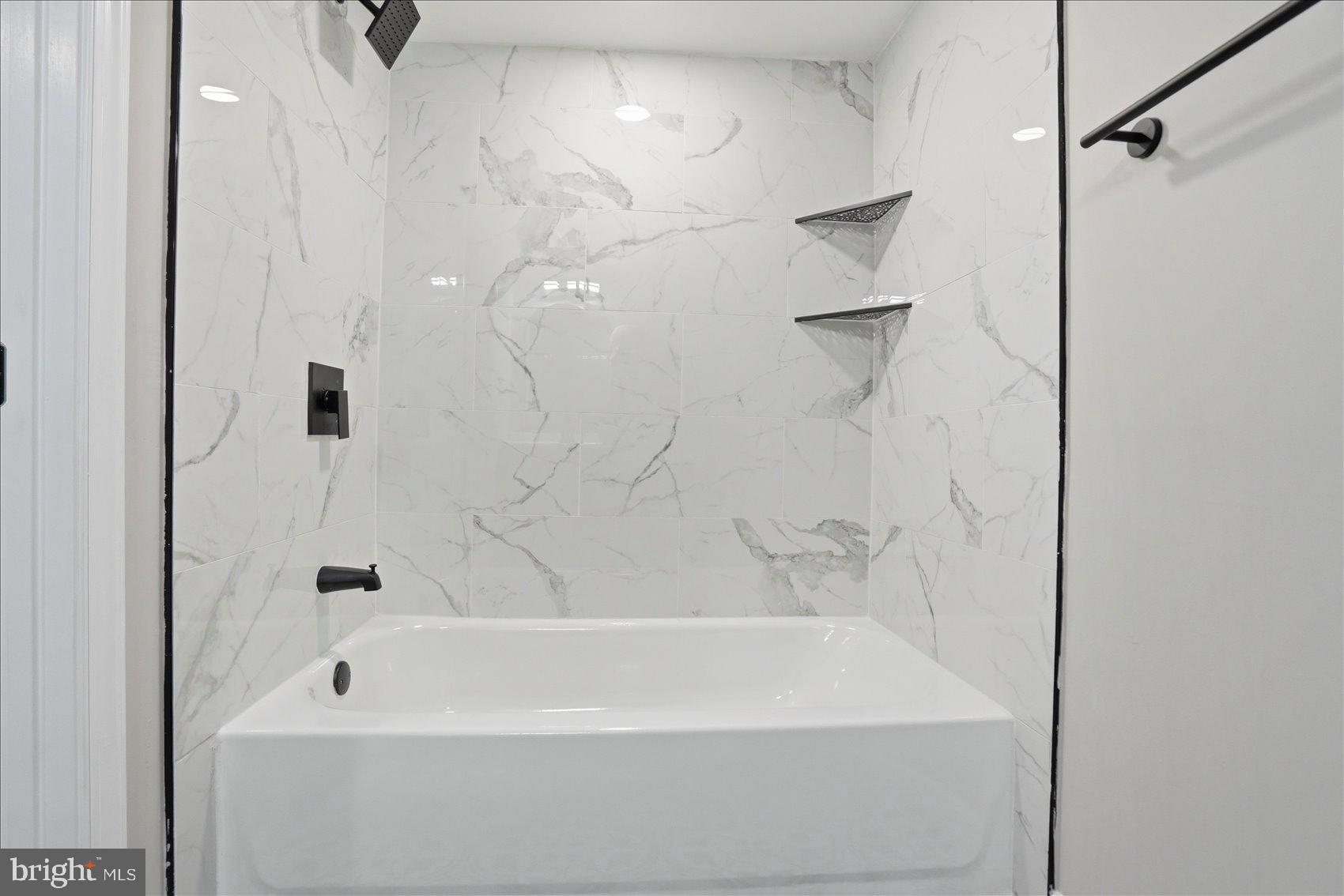 ABERDEEN HILLS - Residential