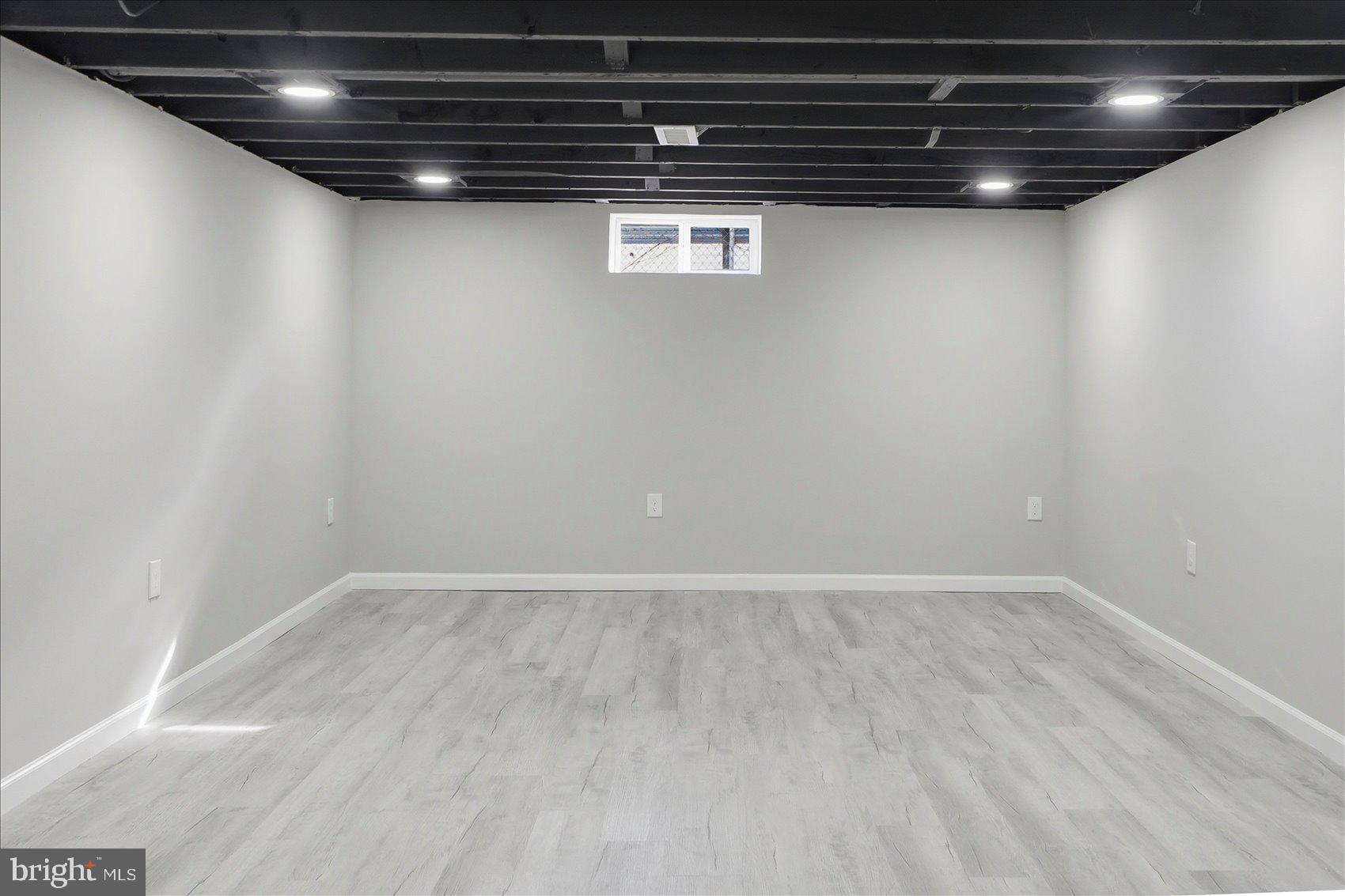 ABERDEEN HILLS - Residential