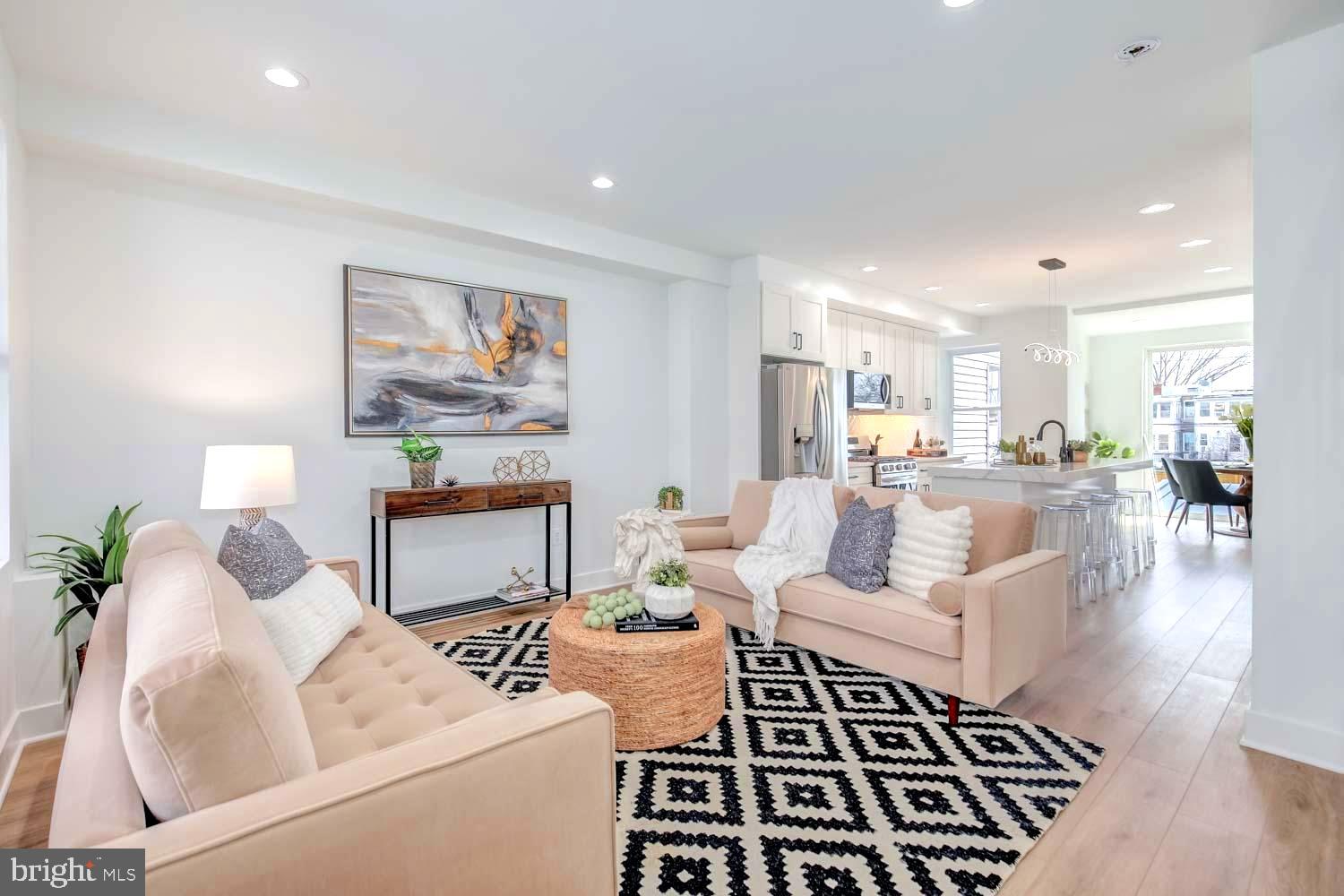 810 MADISON STREET NW