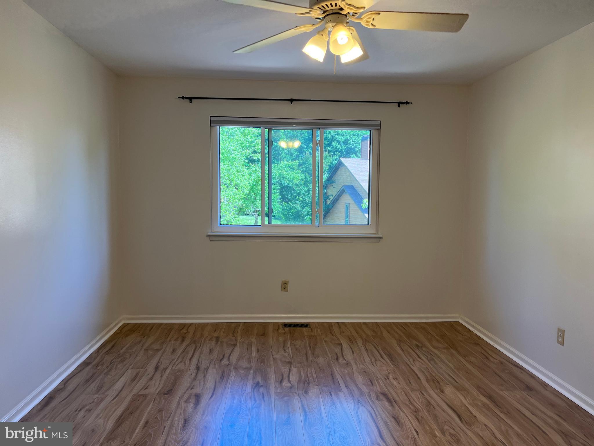 CROOKED CROSSING - Residential Lease