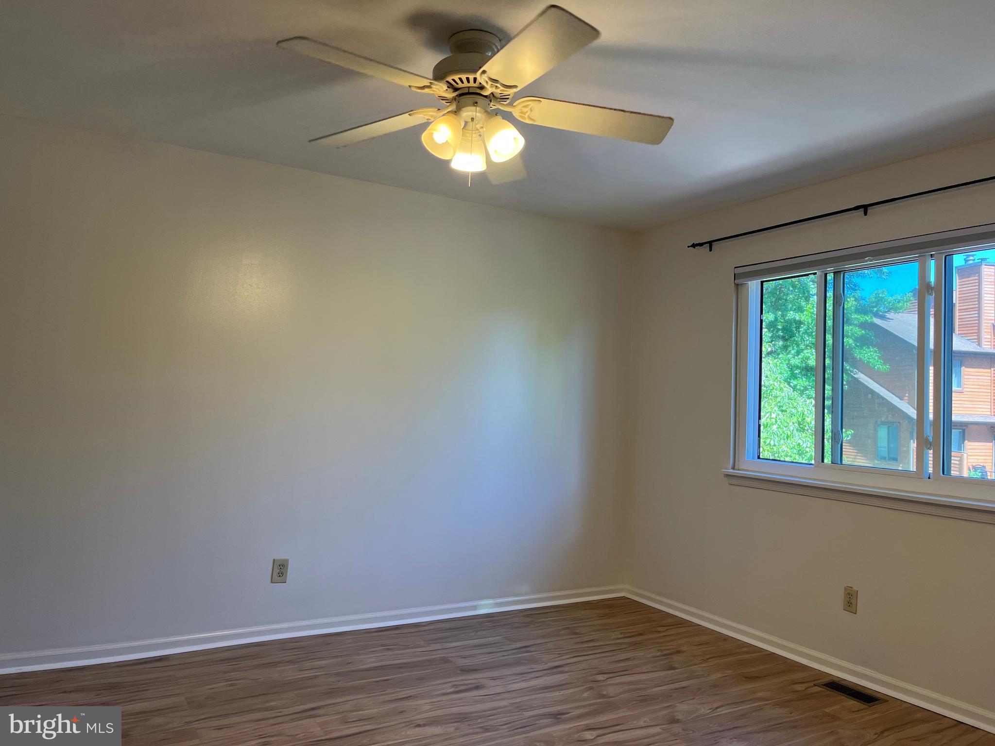 CROOKED CROSSING - Residential Lease