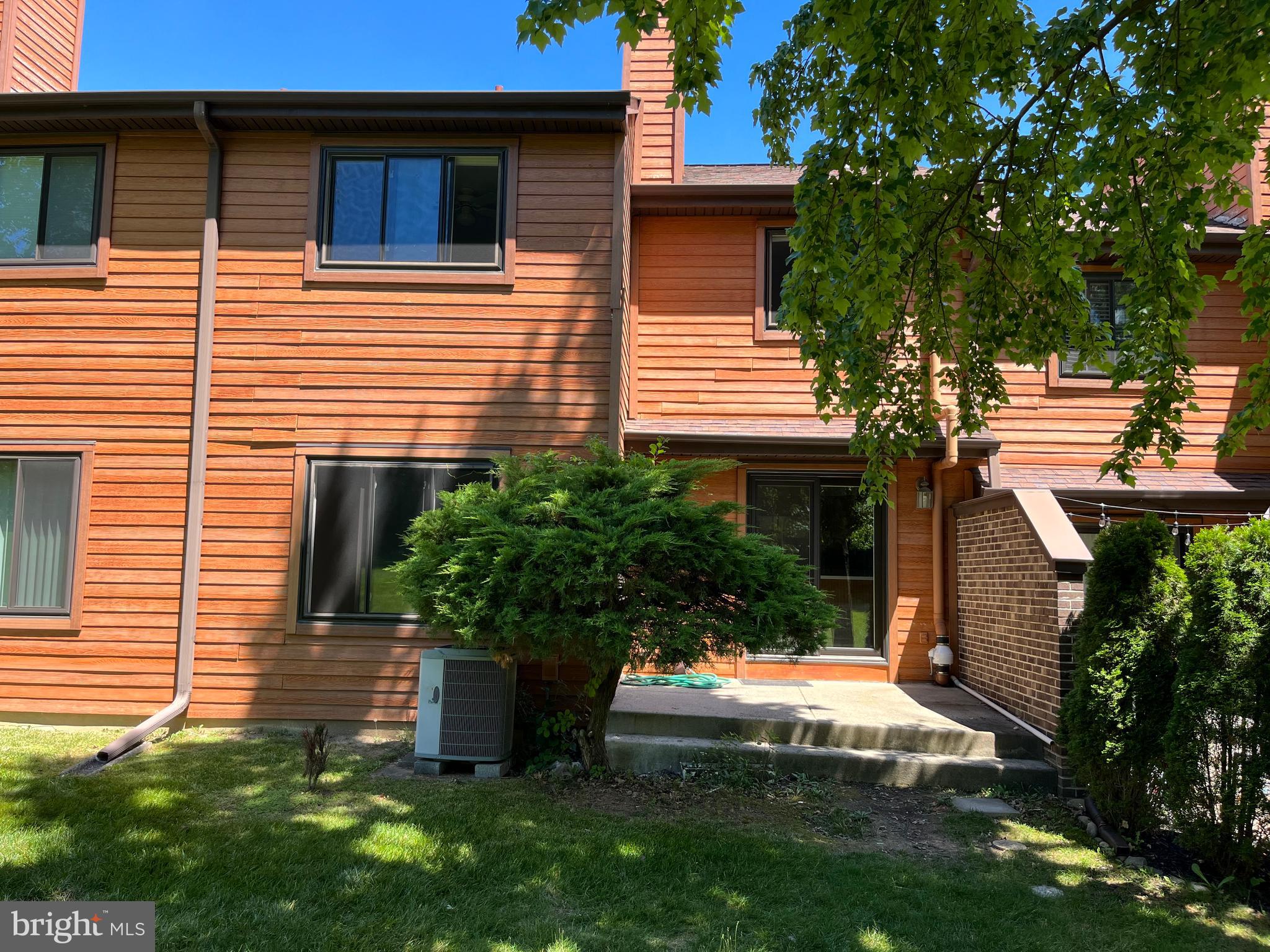 CROOKED CROSSING - Residential Lease