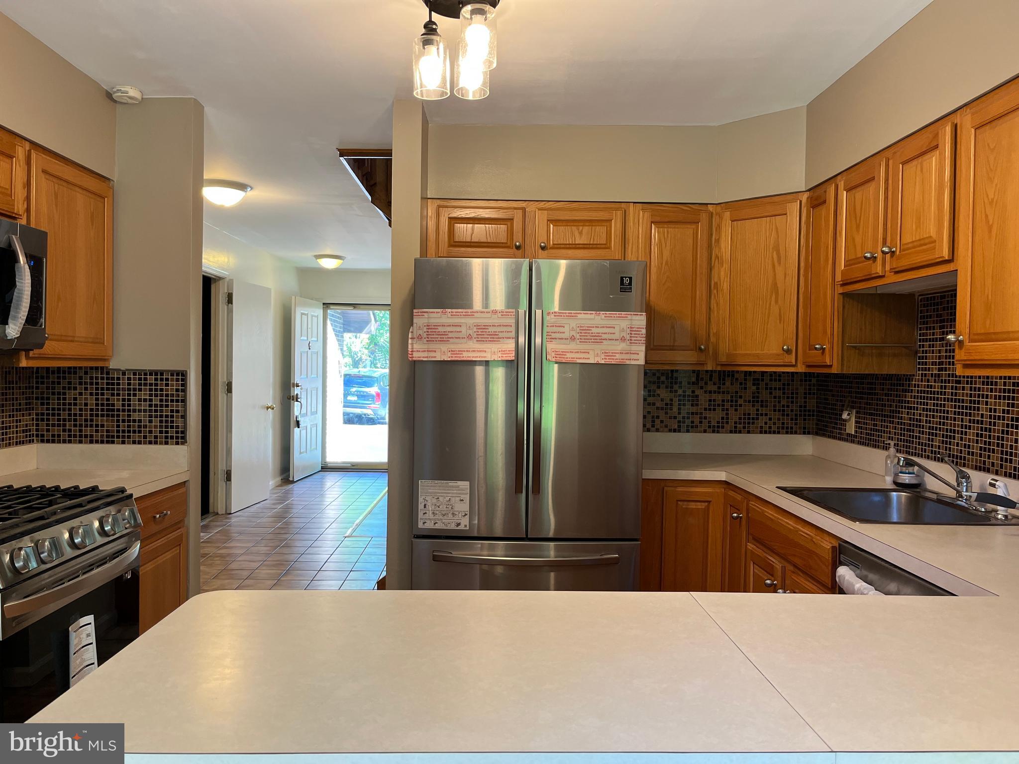 CROOKED CROSSING - Residential Lease