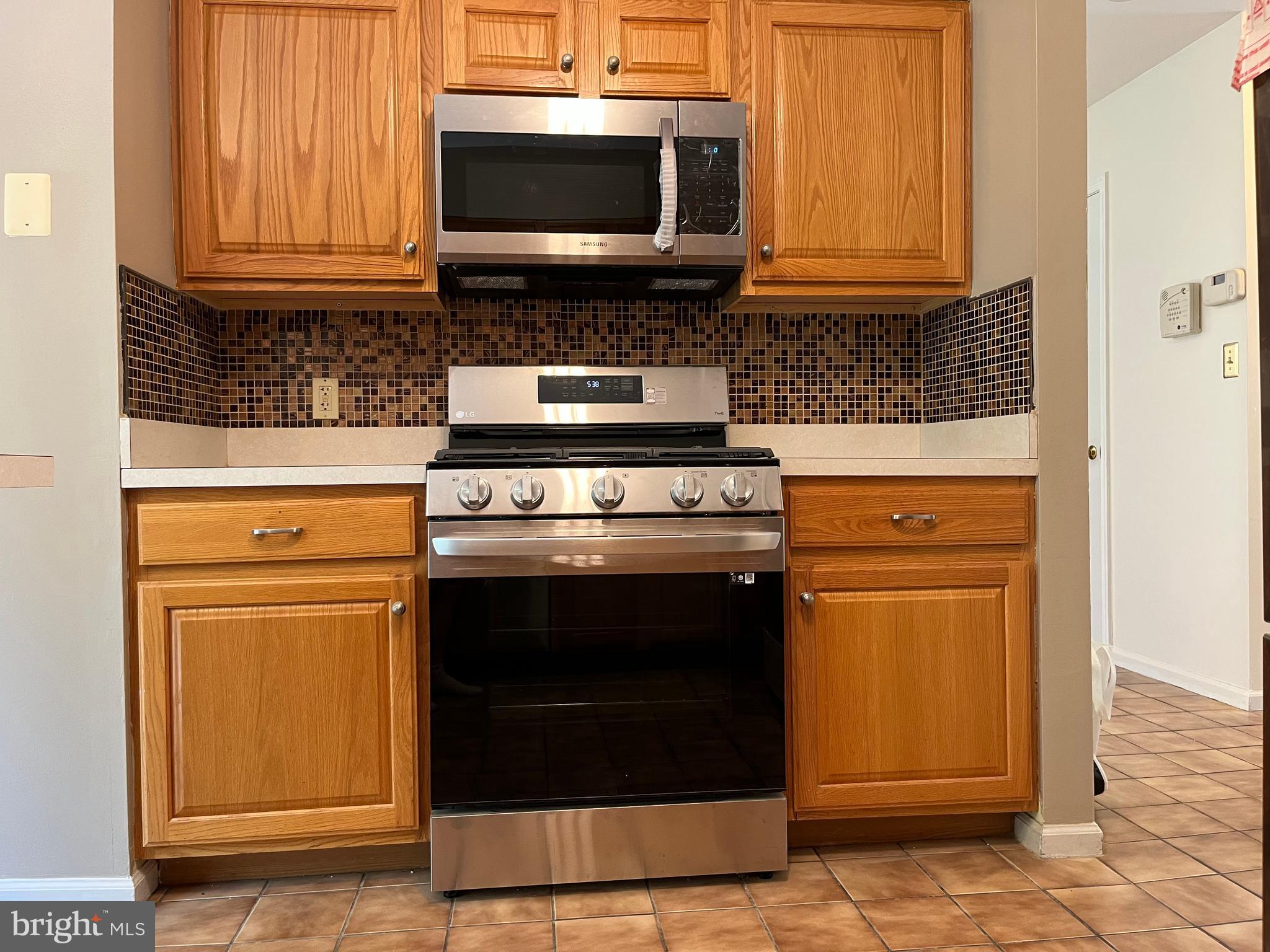 CROOKED CROSSING - Residential Lease