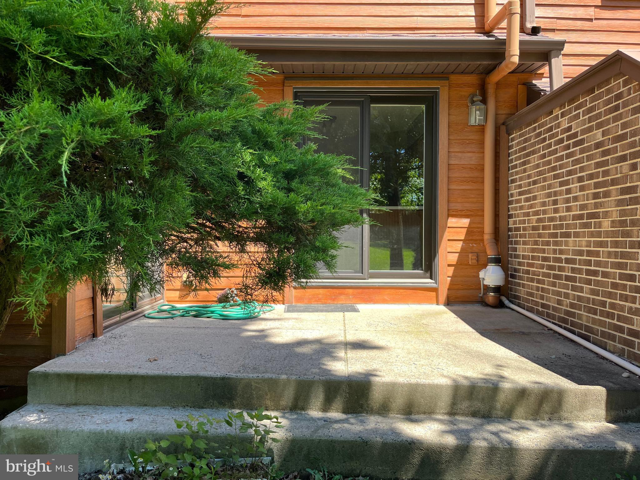 CROOKED CROSSING - Residential Lease