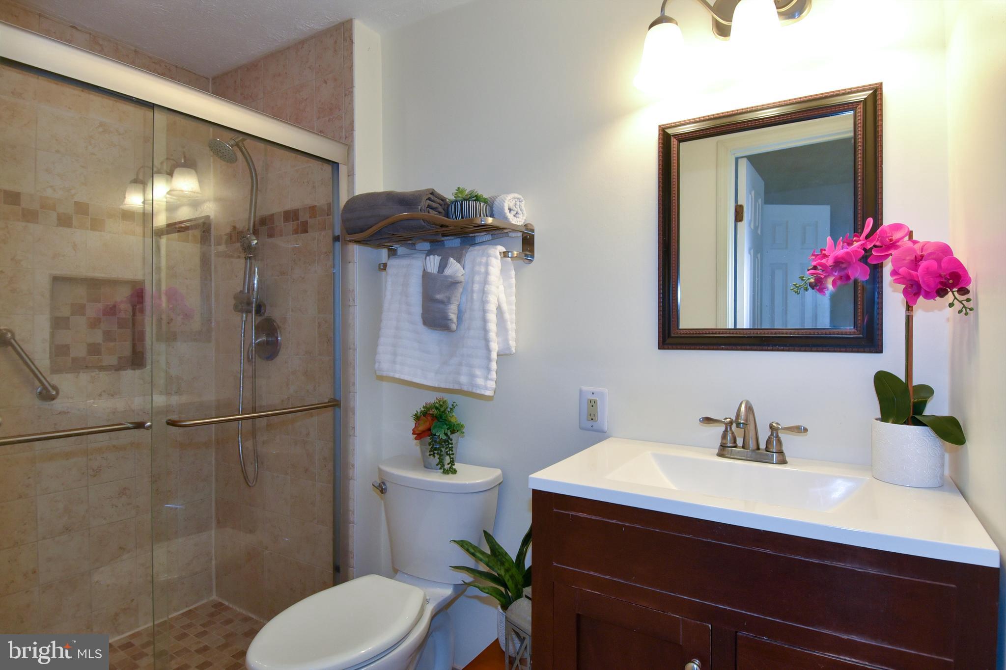 MONTCLAIR/COUNTRY CLUB - Residential