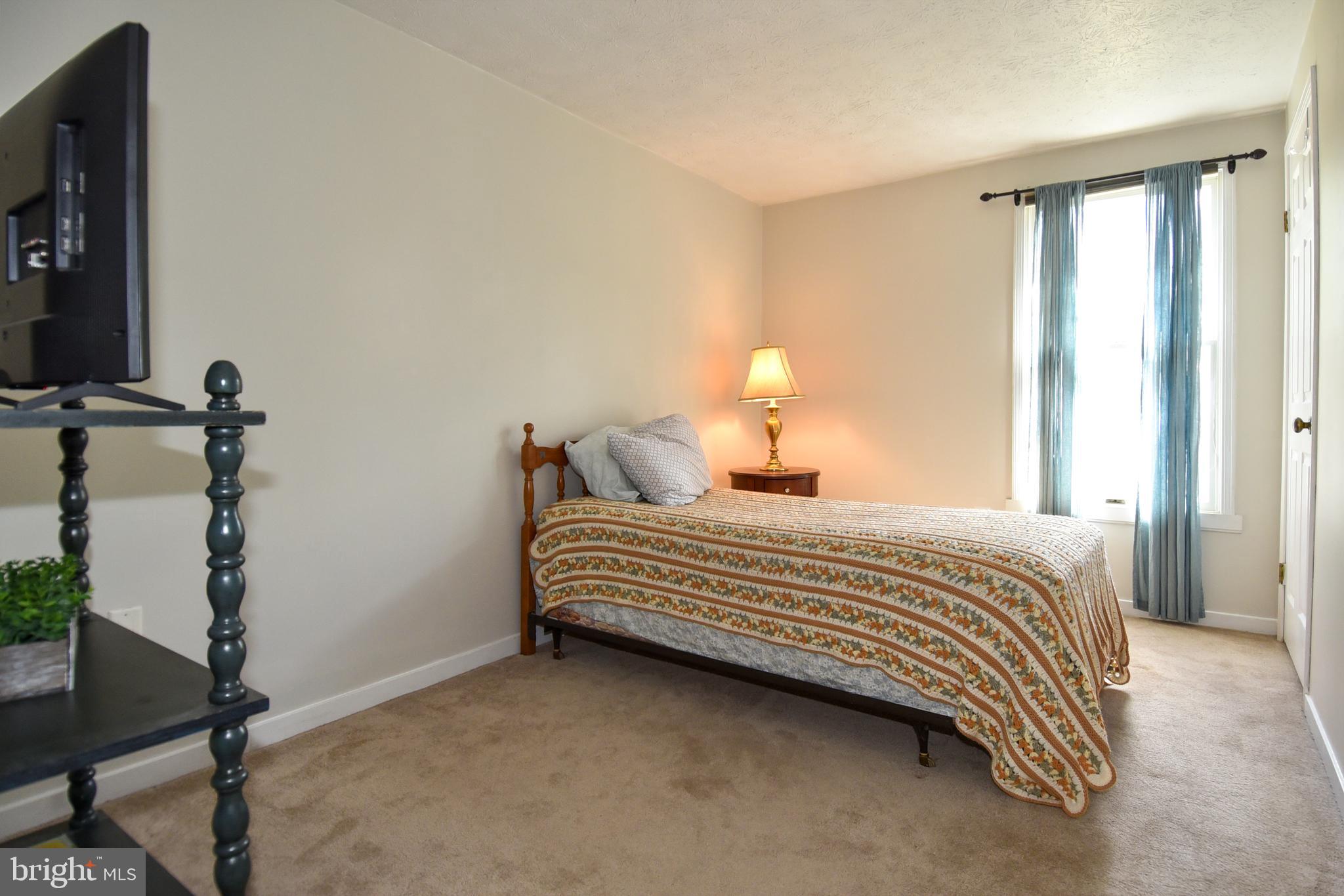 MONTCLAIR/COUNTRY CLUB - Residential