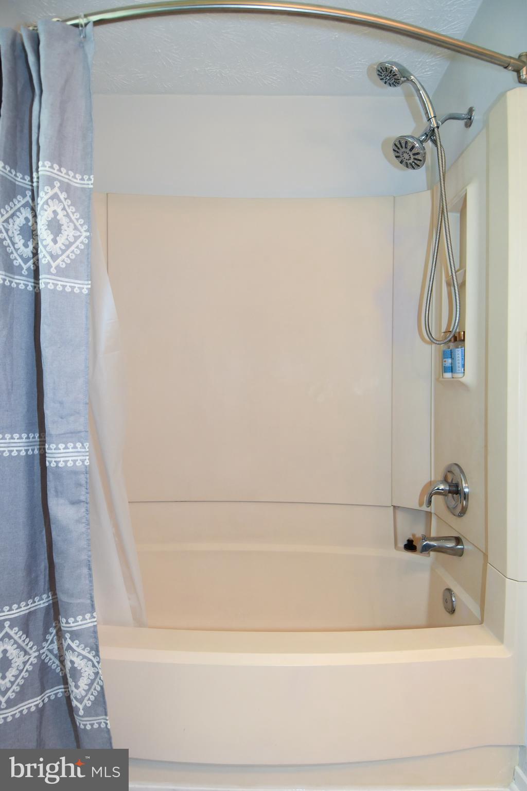 MONTCLAIR/COUNTRY CLUB - Residential