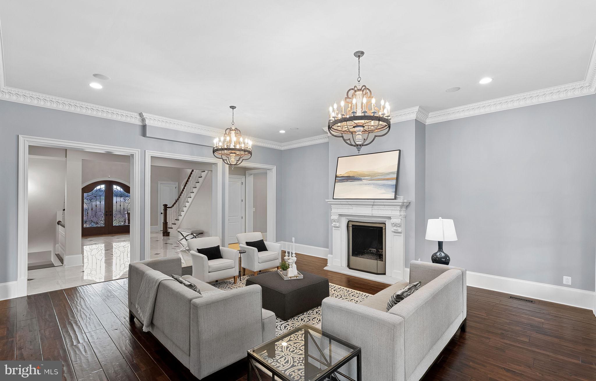 CREIGHTON FARMS - Residential