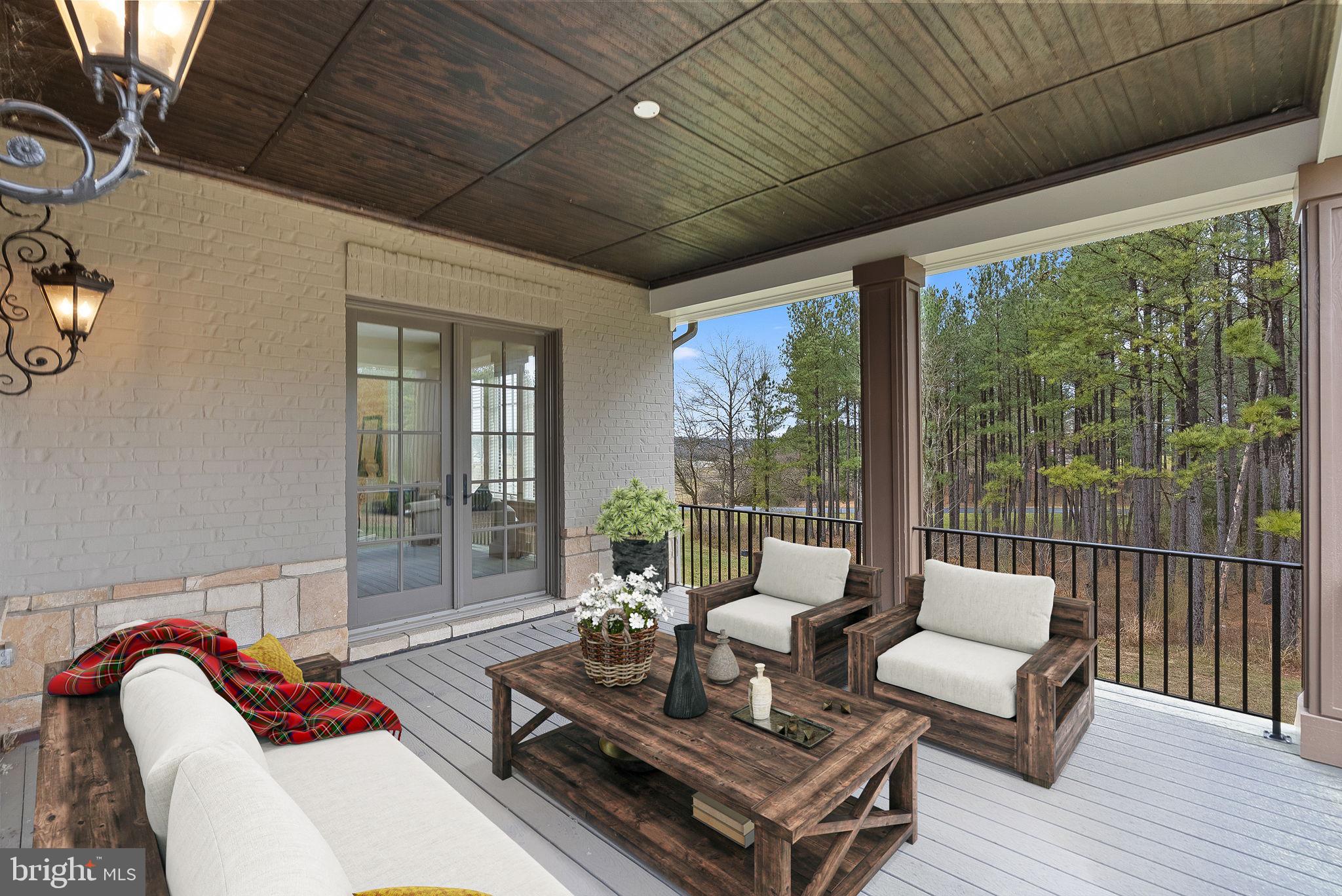 CREIGHTON FARMS - Residential