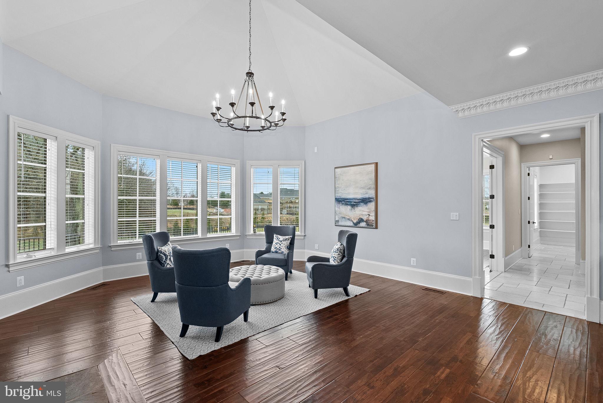 CREIGHTON FARMS - Residential