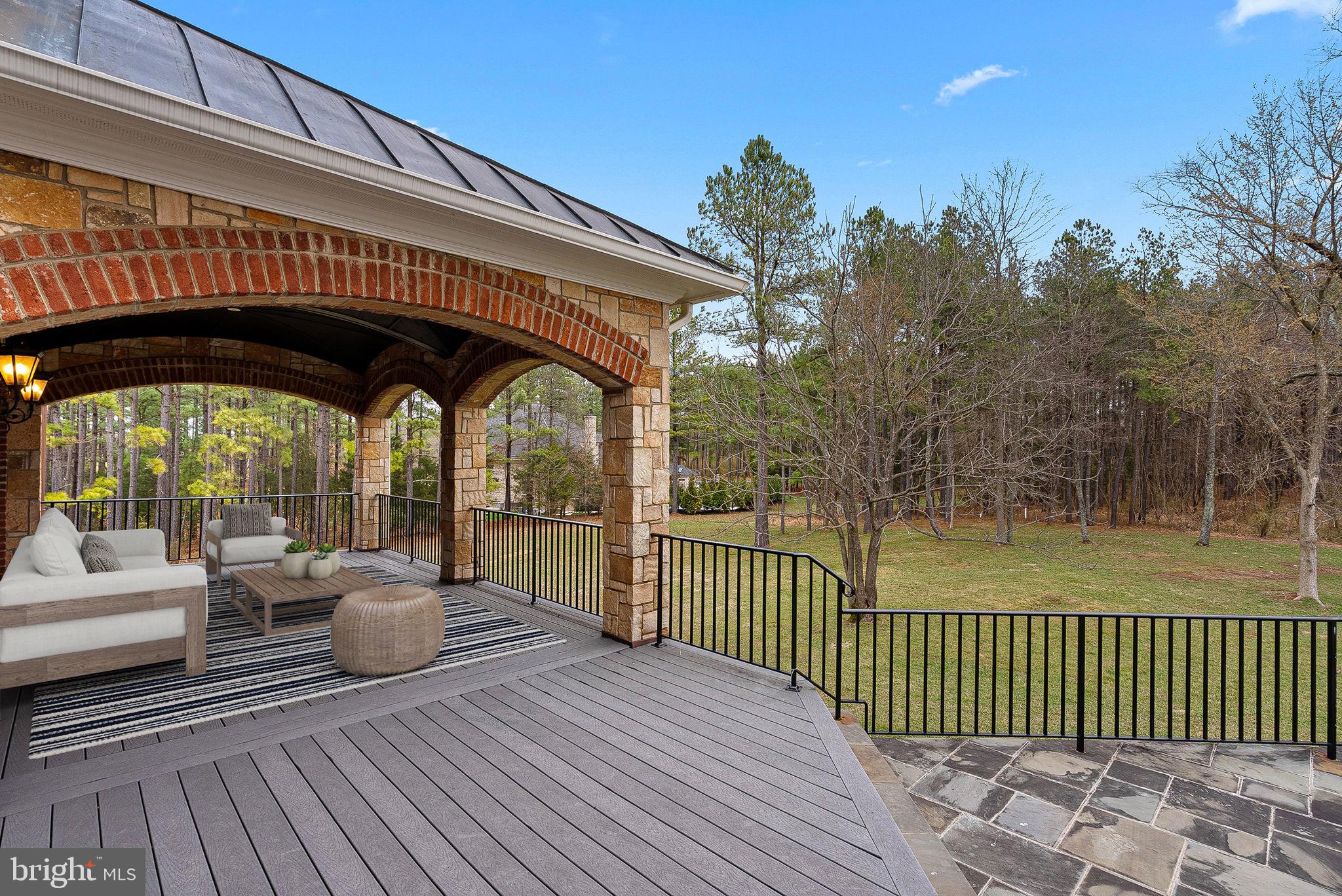 CREIGHTON FARMS - Residential