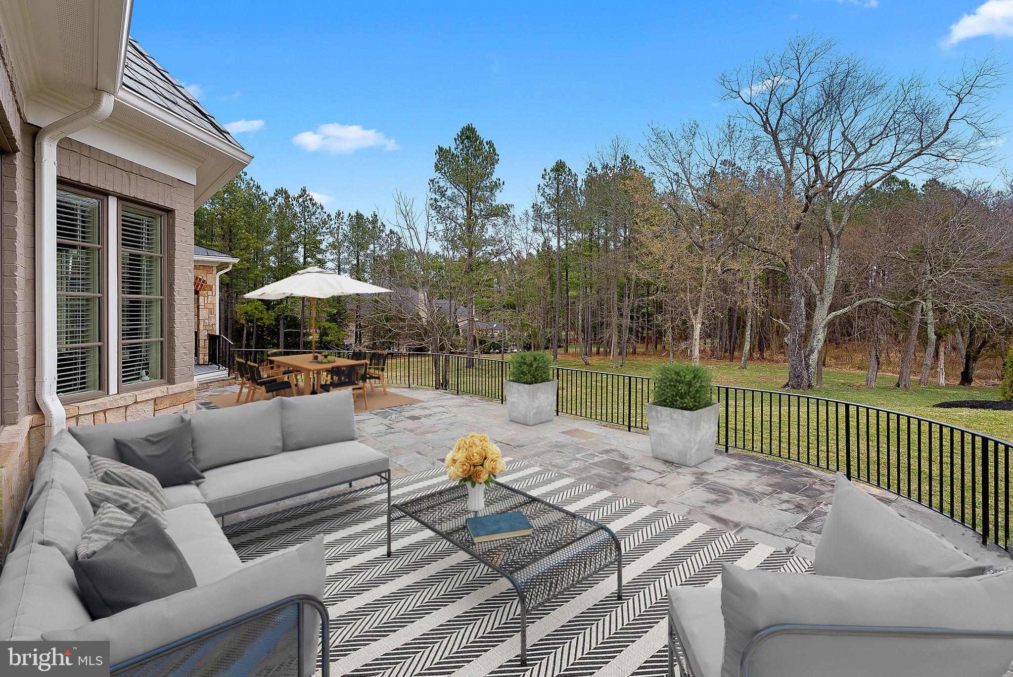 CREIGHTON FARMS - Residential