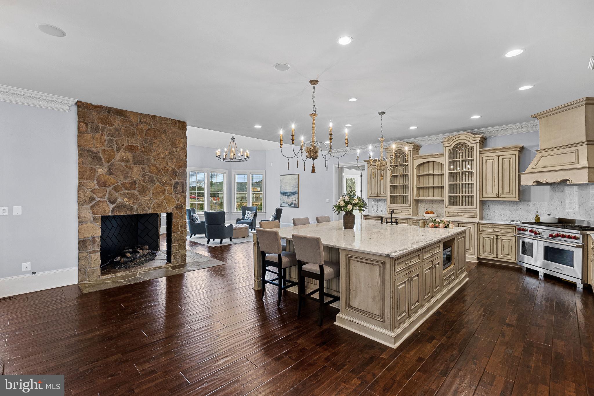 CREIGHTON FARMS - Residential