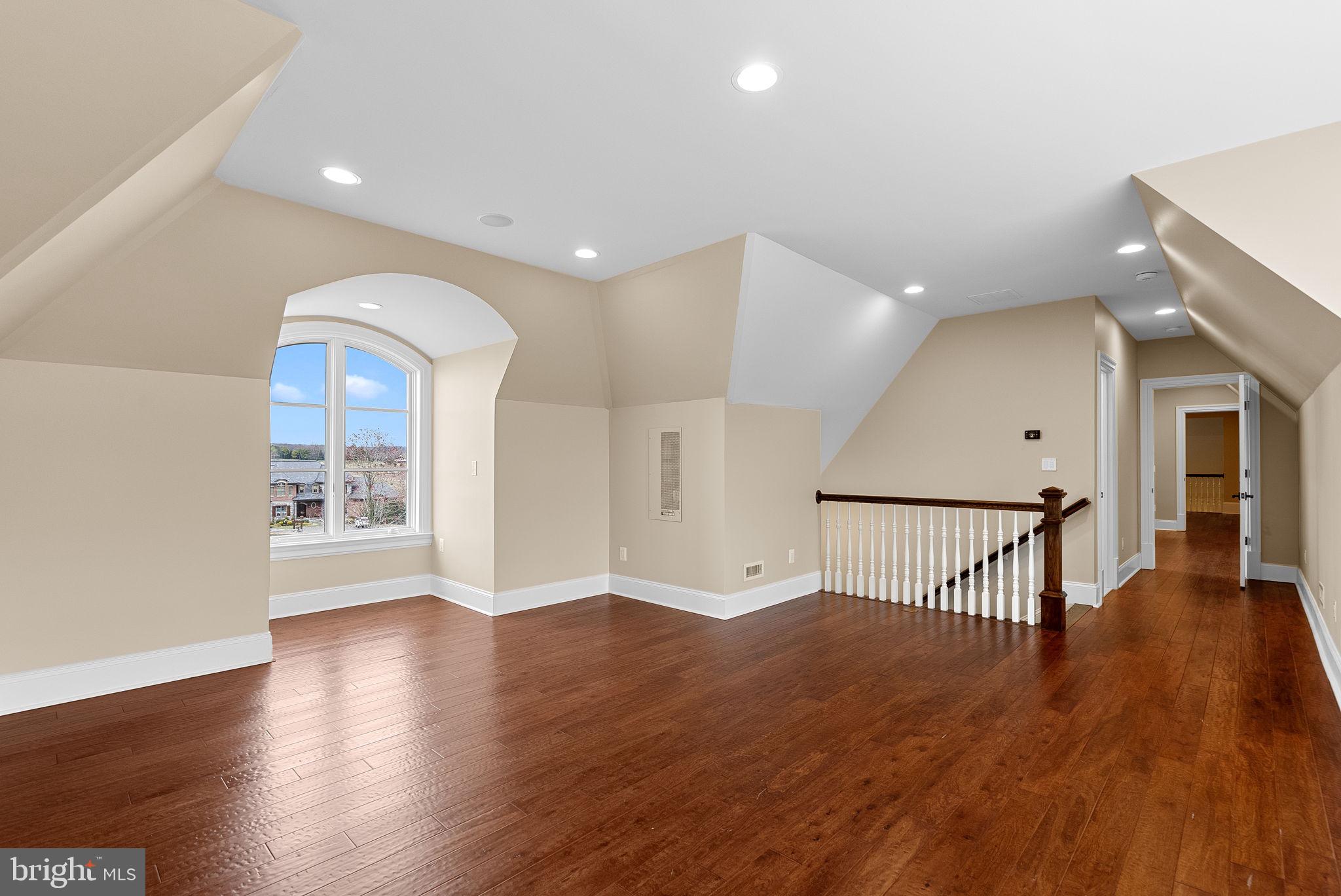 CREIGHTON FARMS - Residential