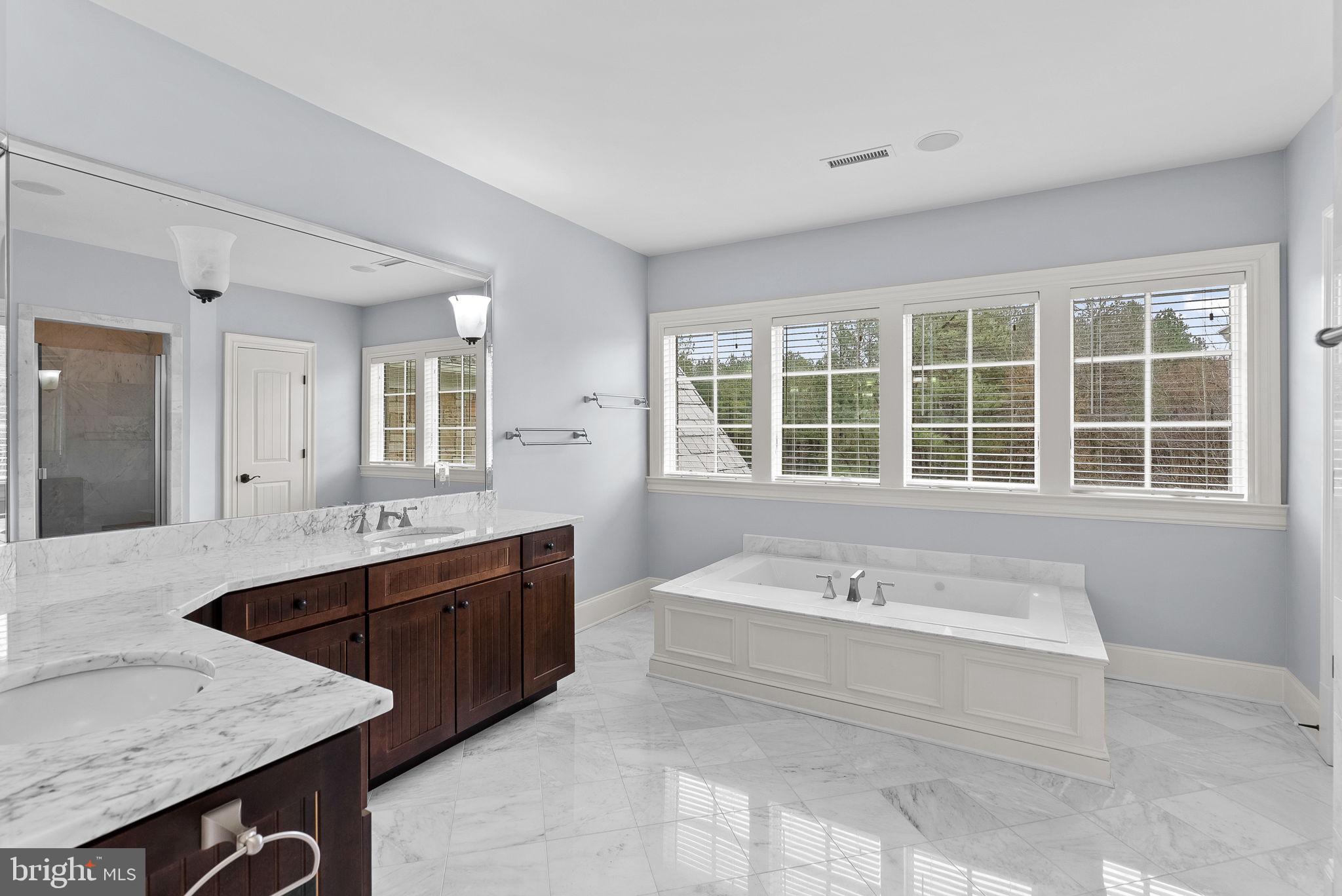 CREIGHTON FARMS - Residential