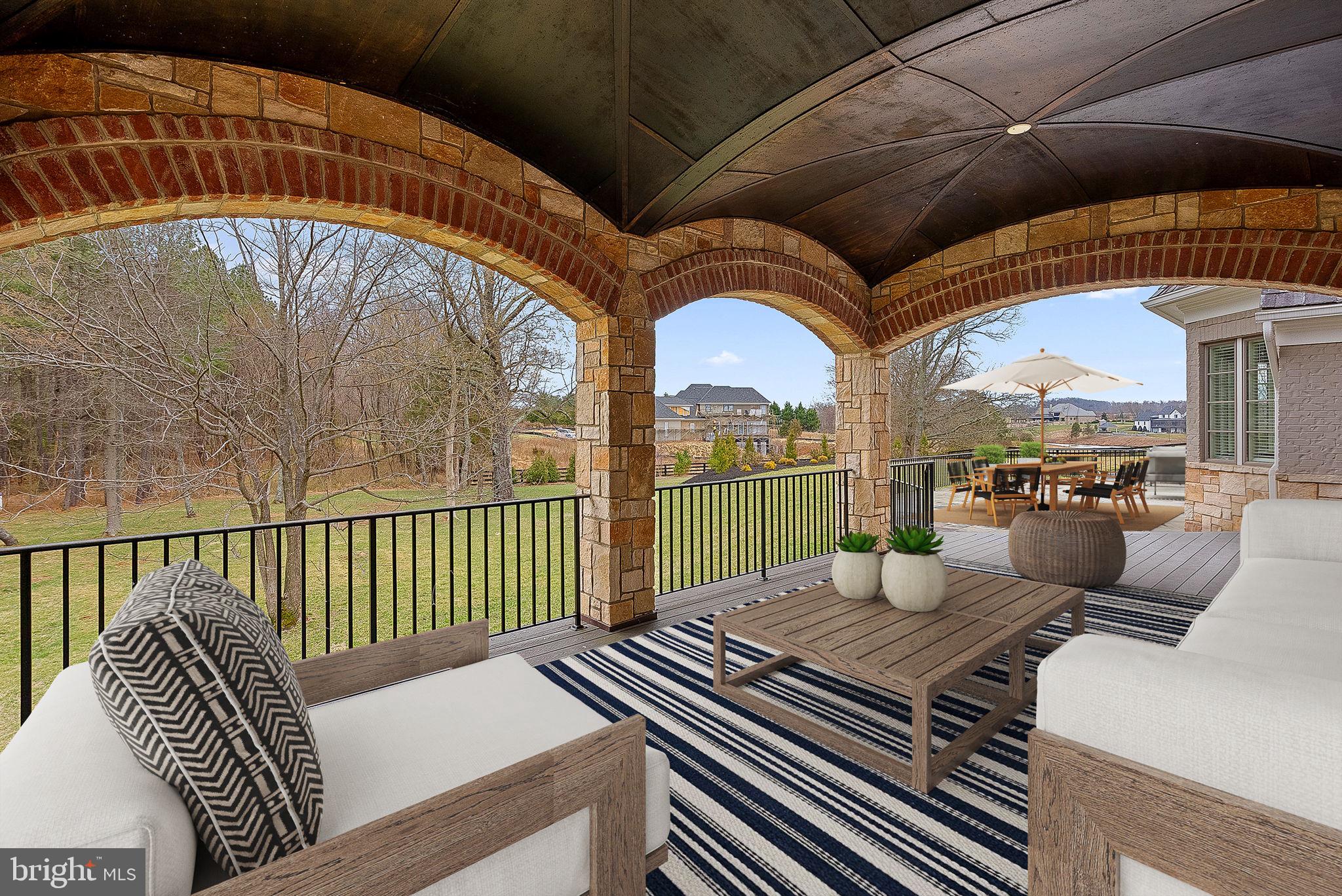 CREIGHTON FARMS - Residential