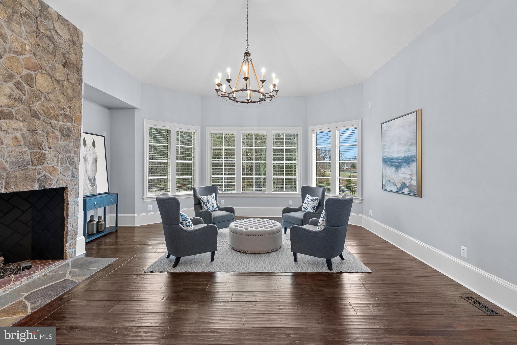 CREIGHTON FARMS - Residential