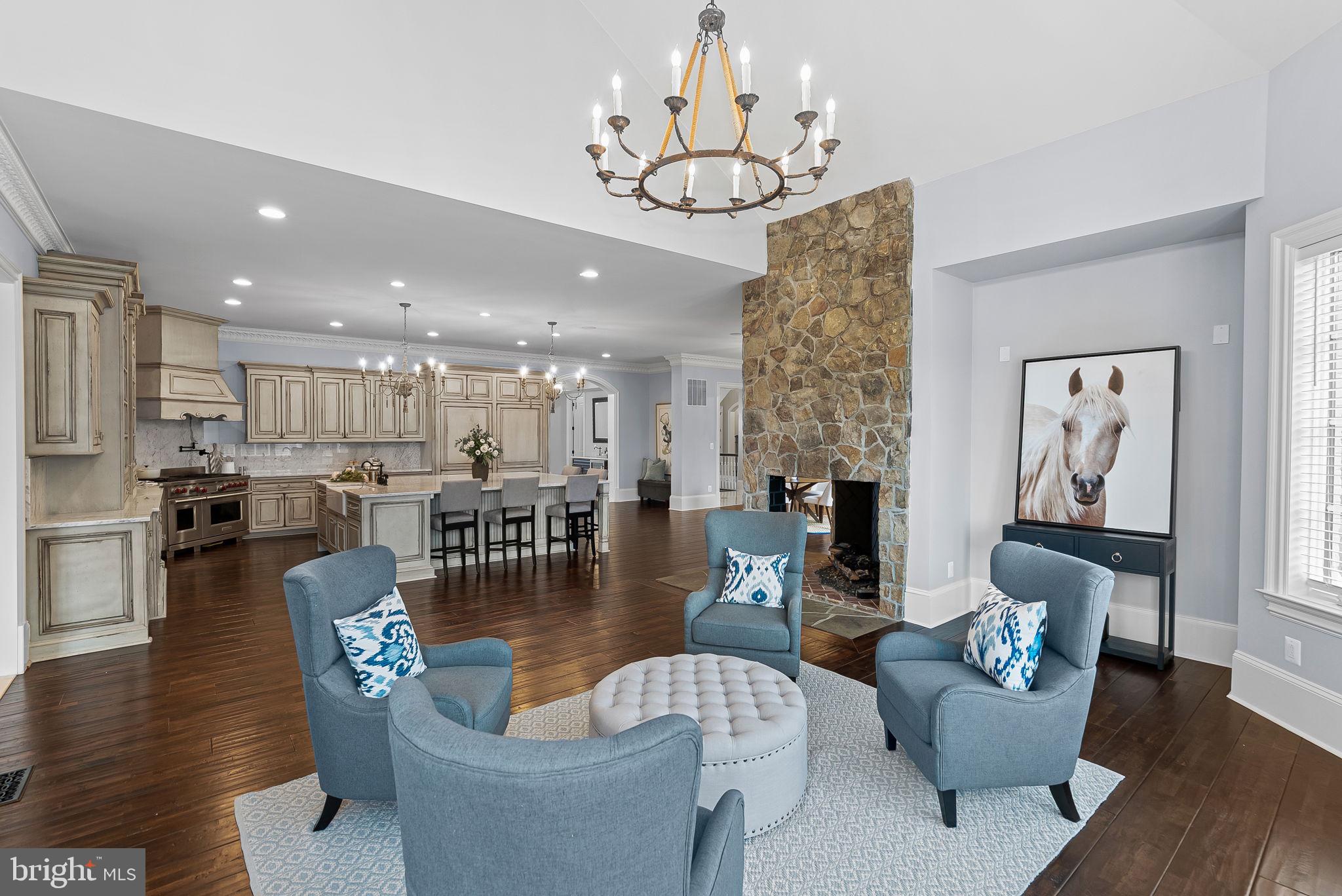 CREIGHTON FARMS - Residential