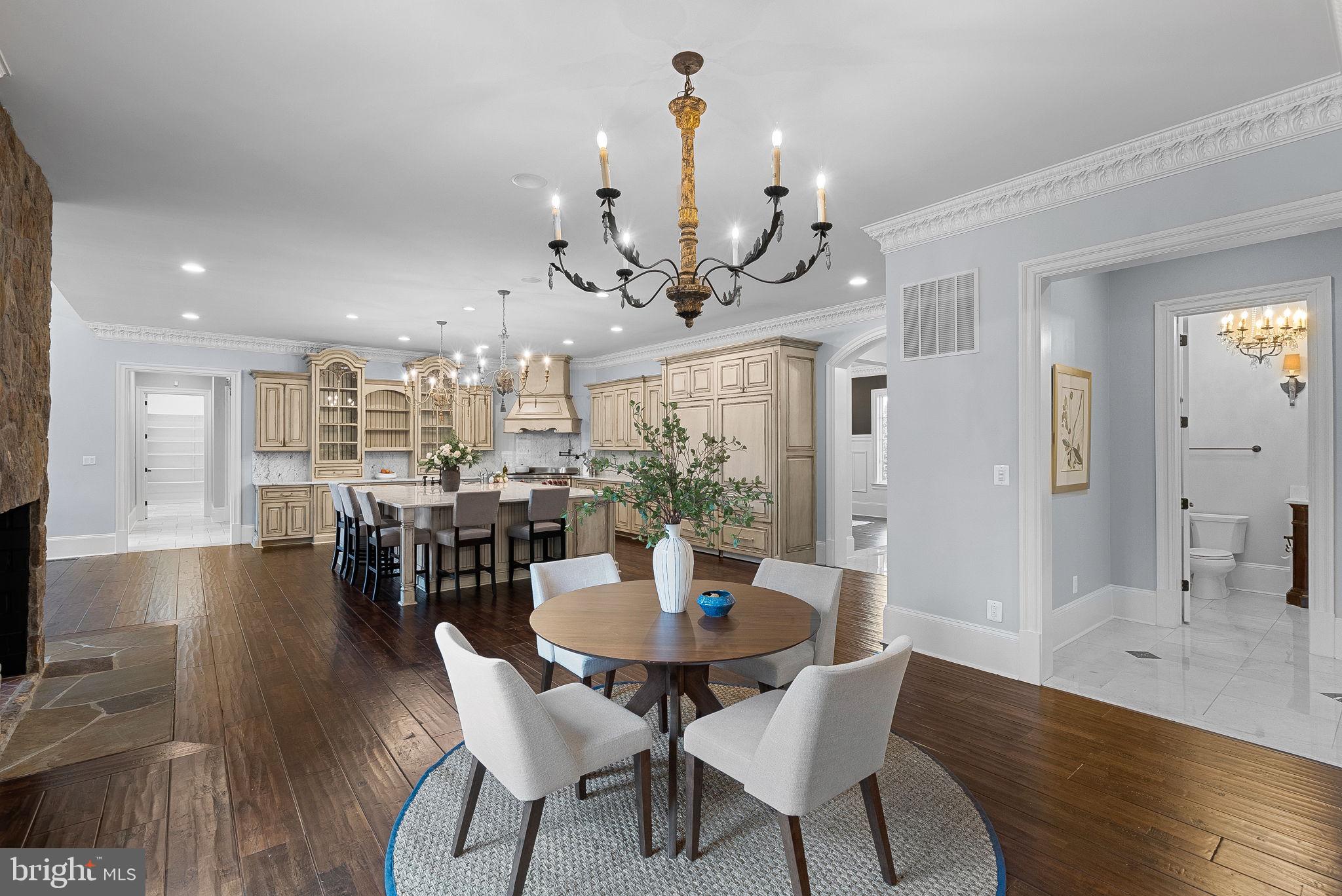 CREIGHTON FARMS - Residential