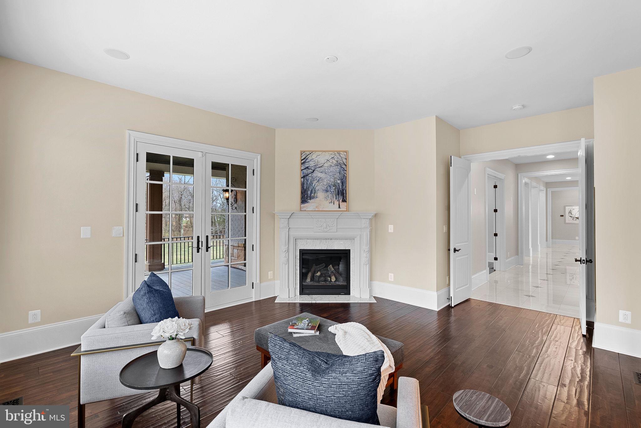 CREIGHTON FARMS - Residential