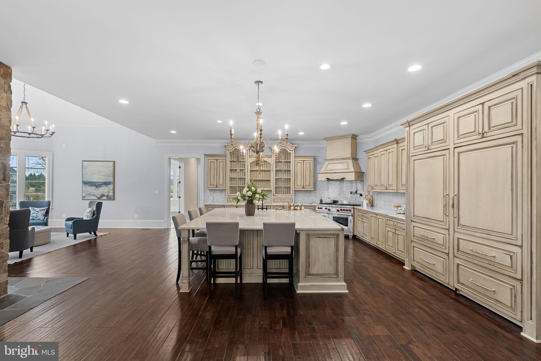 CREIGHTON FARMS - Residential