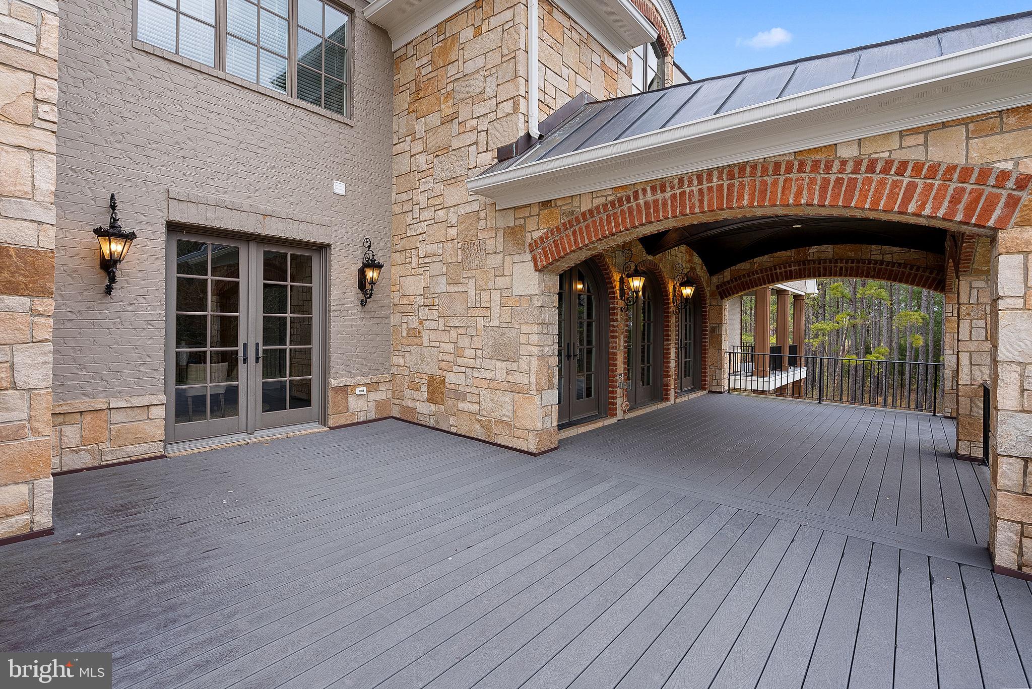 CREIGHTON FARMS - Residential