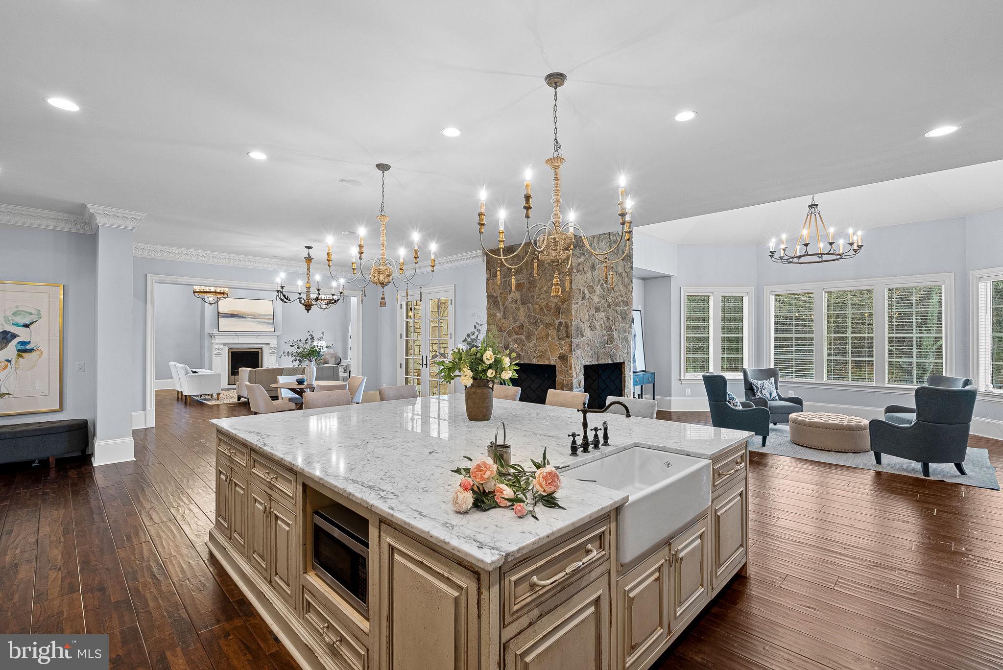 CREIGHTON FARMS - Residential