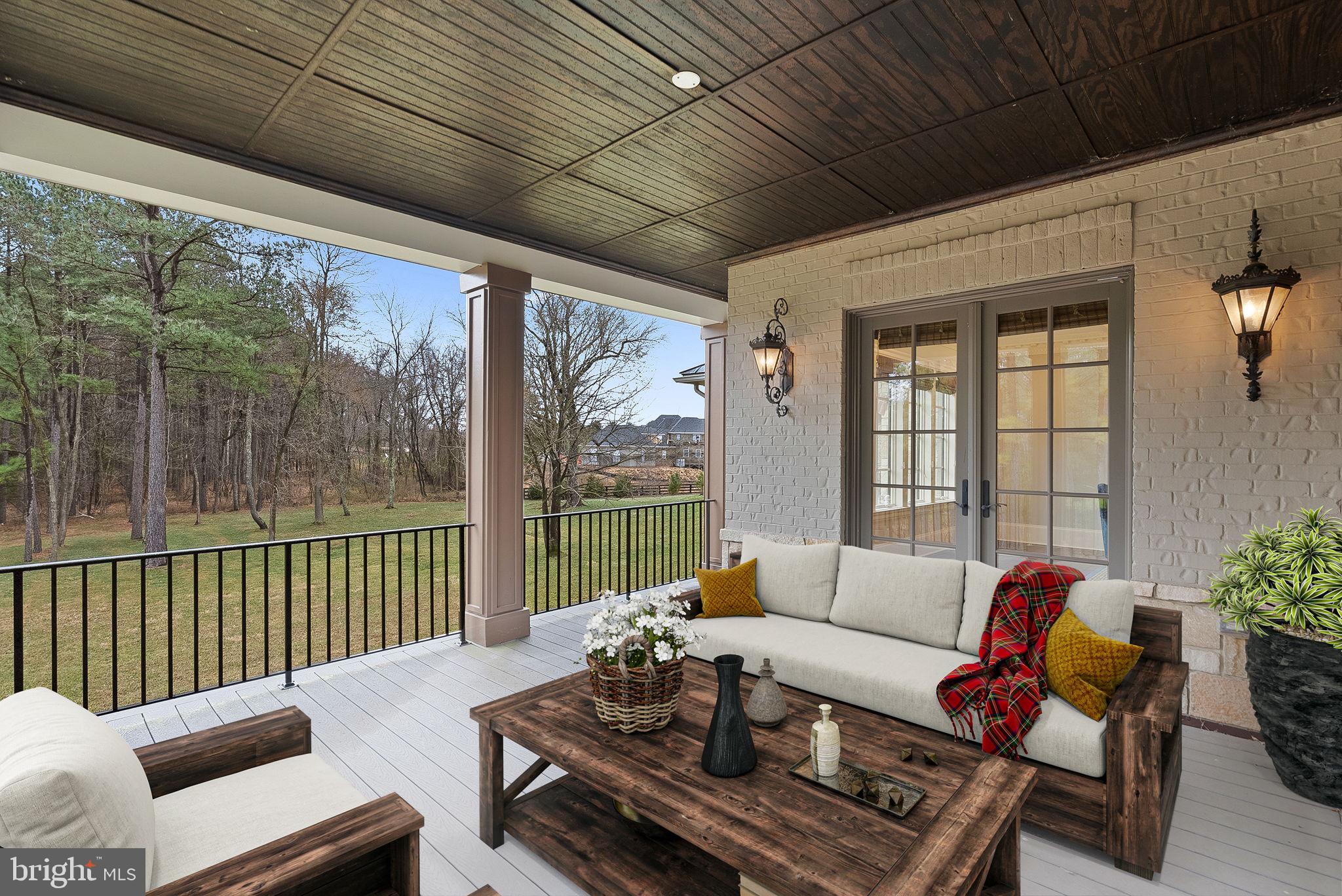 CREIGHTON FARMS - Residential