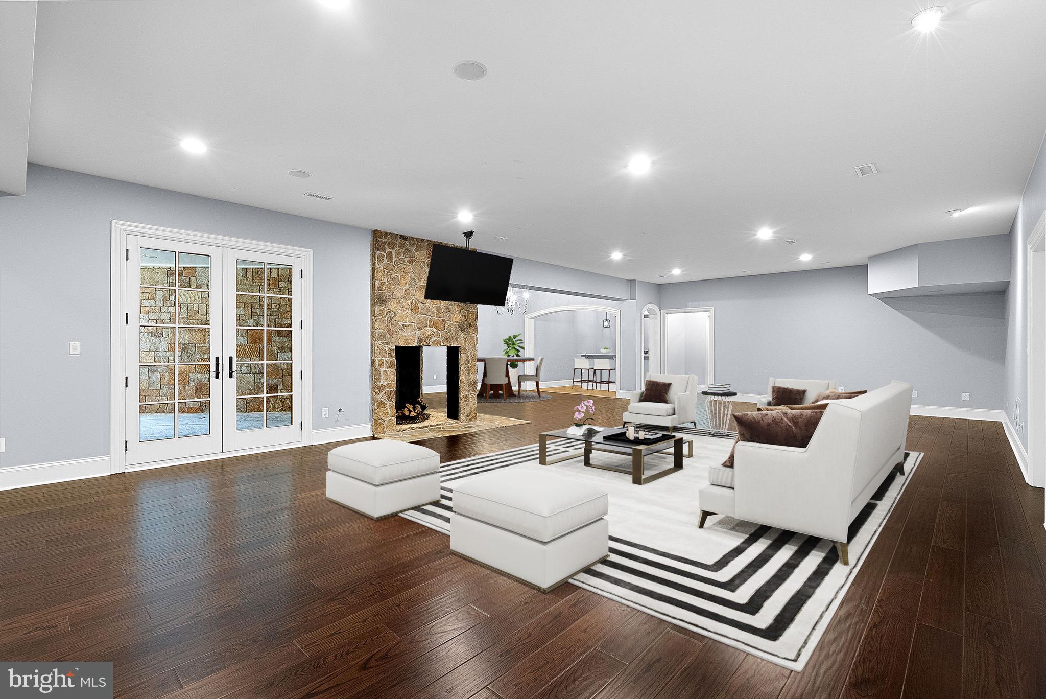 CREIGHTON FARMS - Residential